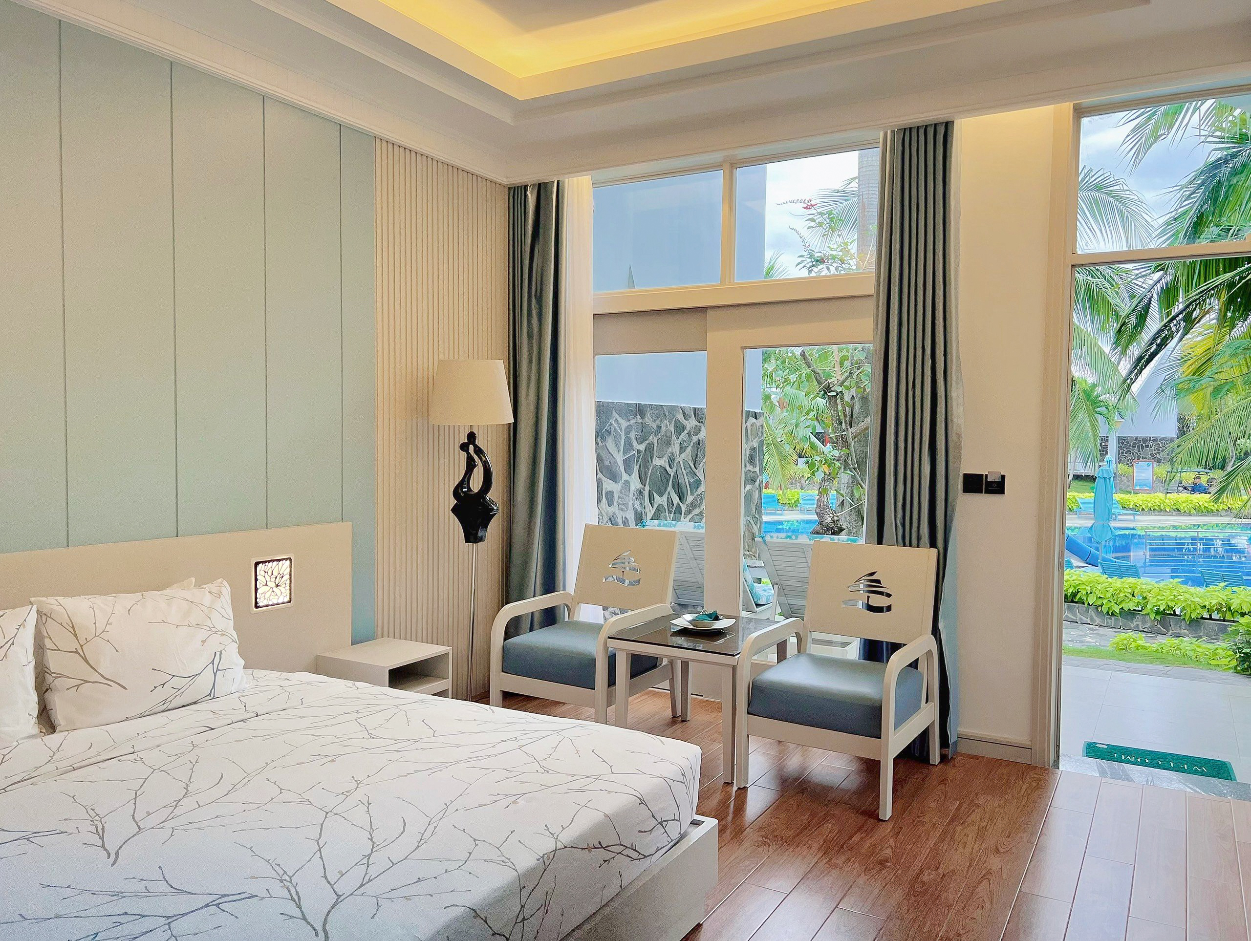 Bungalow Deluxe Pool View