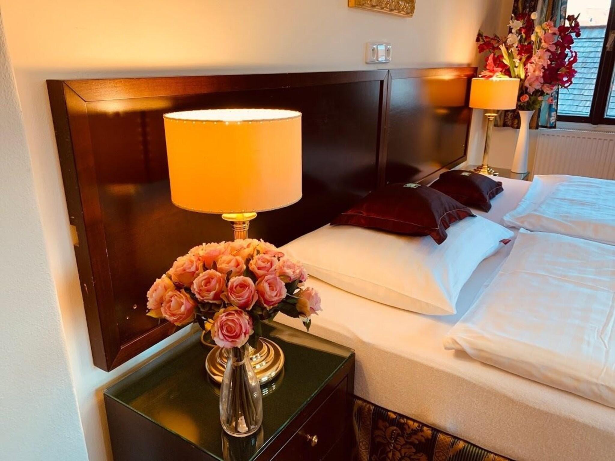 Double or Twin King Bed One Bedroom 