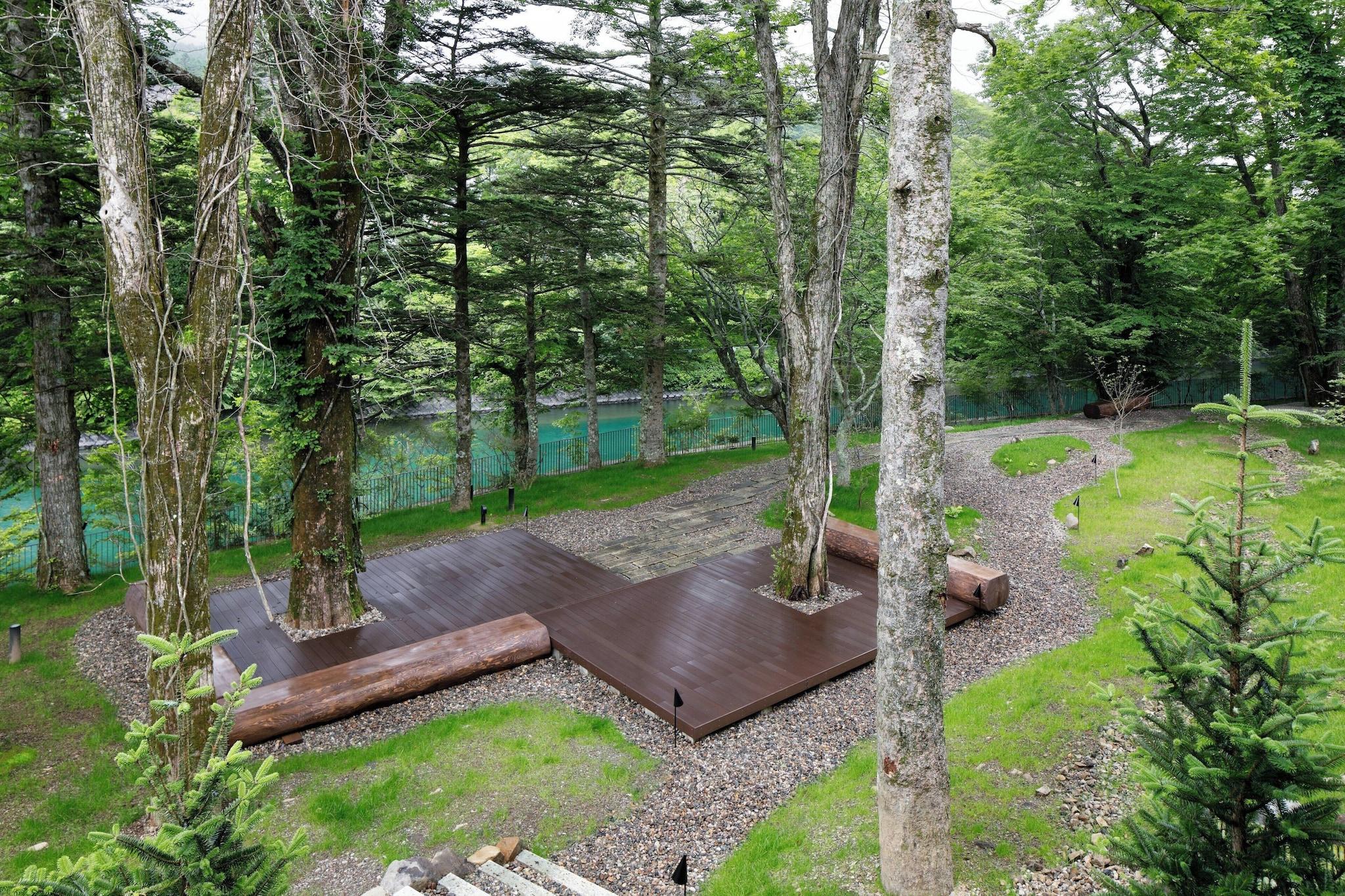 Double Garden View King Bed