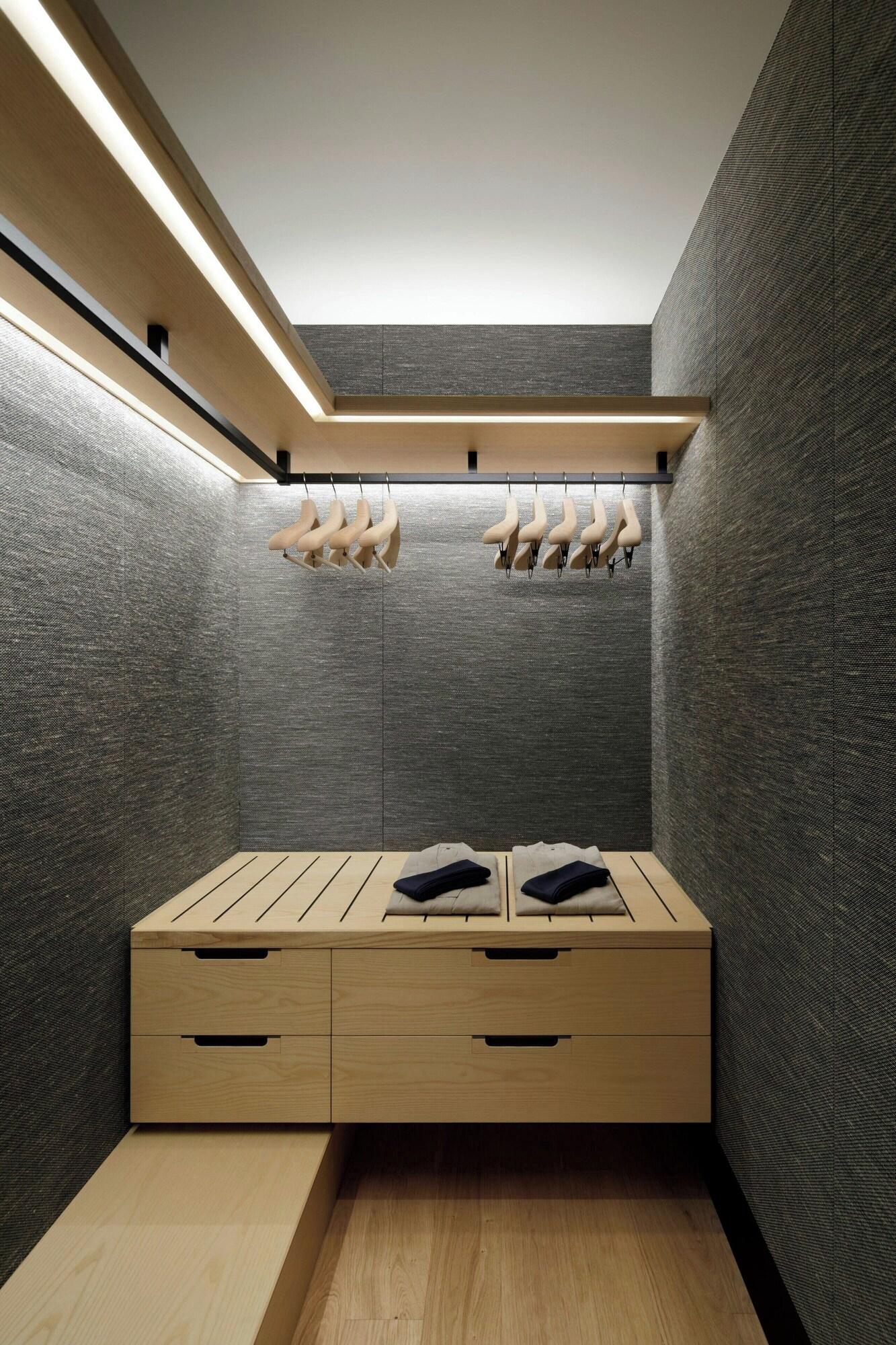 Double Garden View King Bed