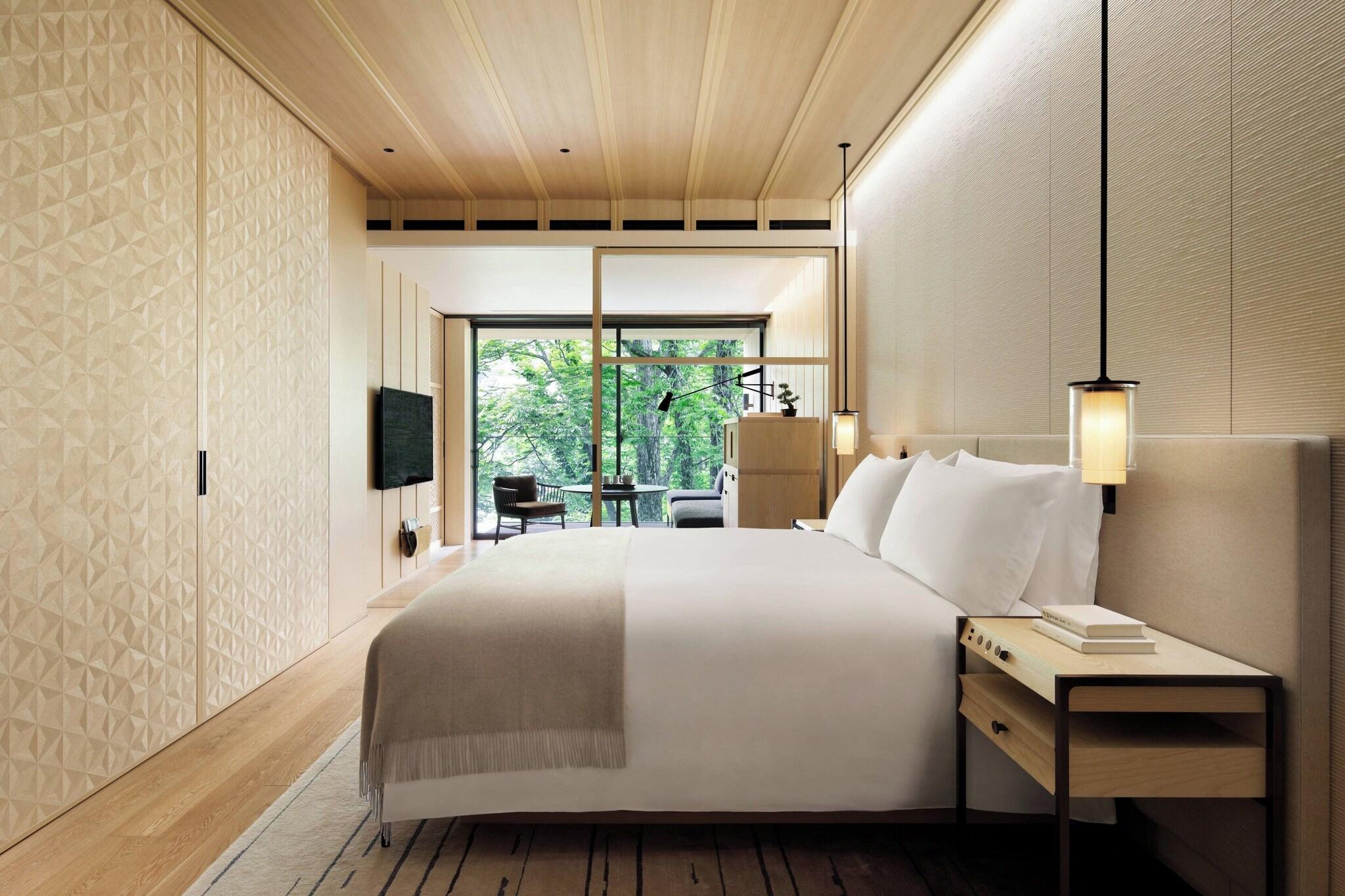 Double Garden View King Bed