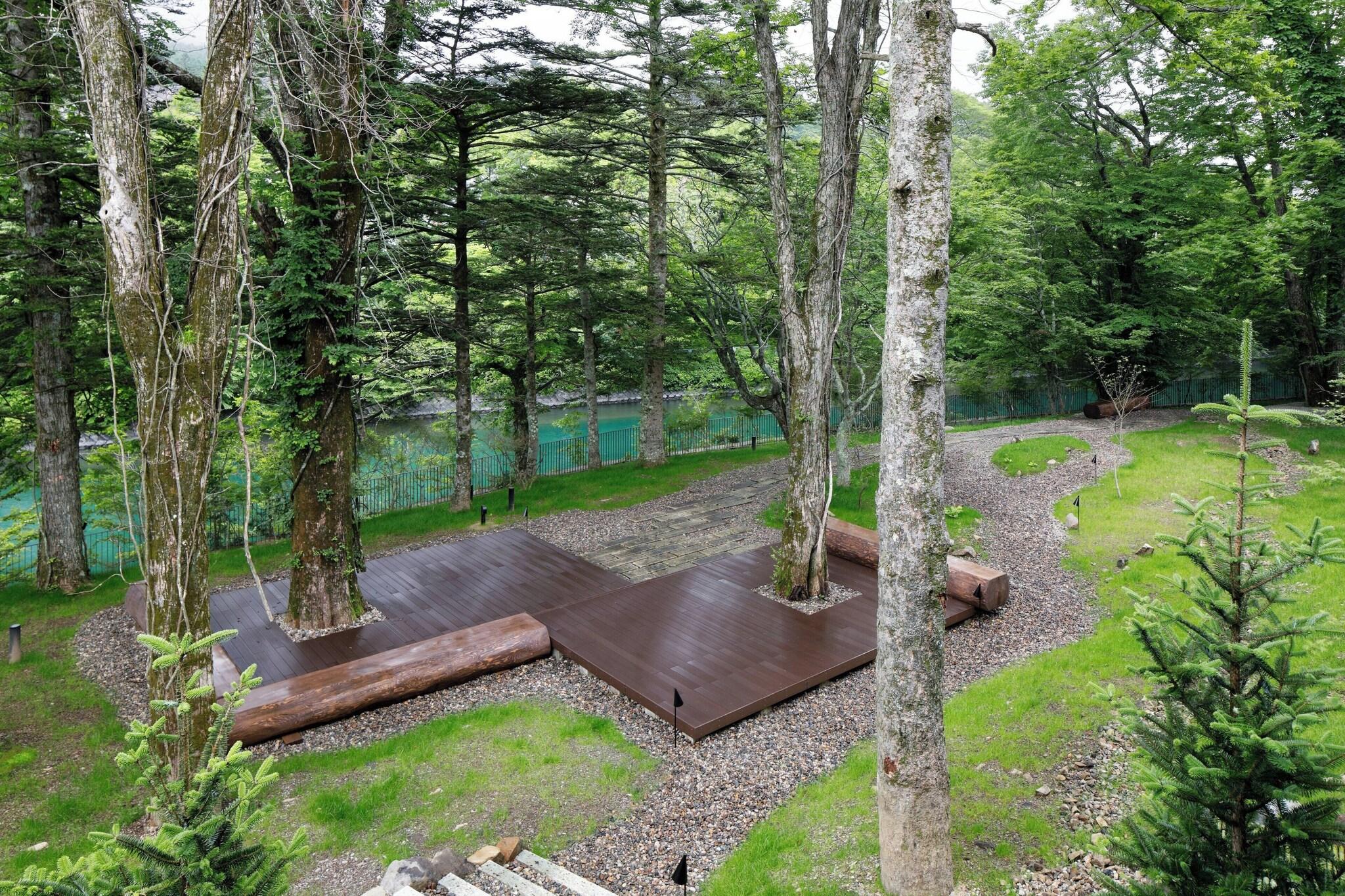 Double Garden View King Bed