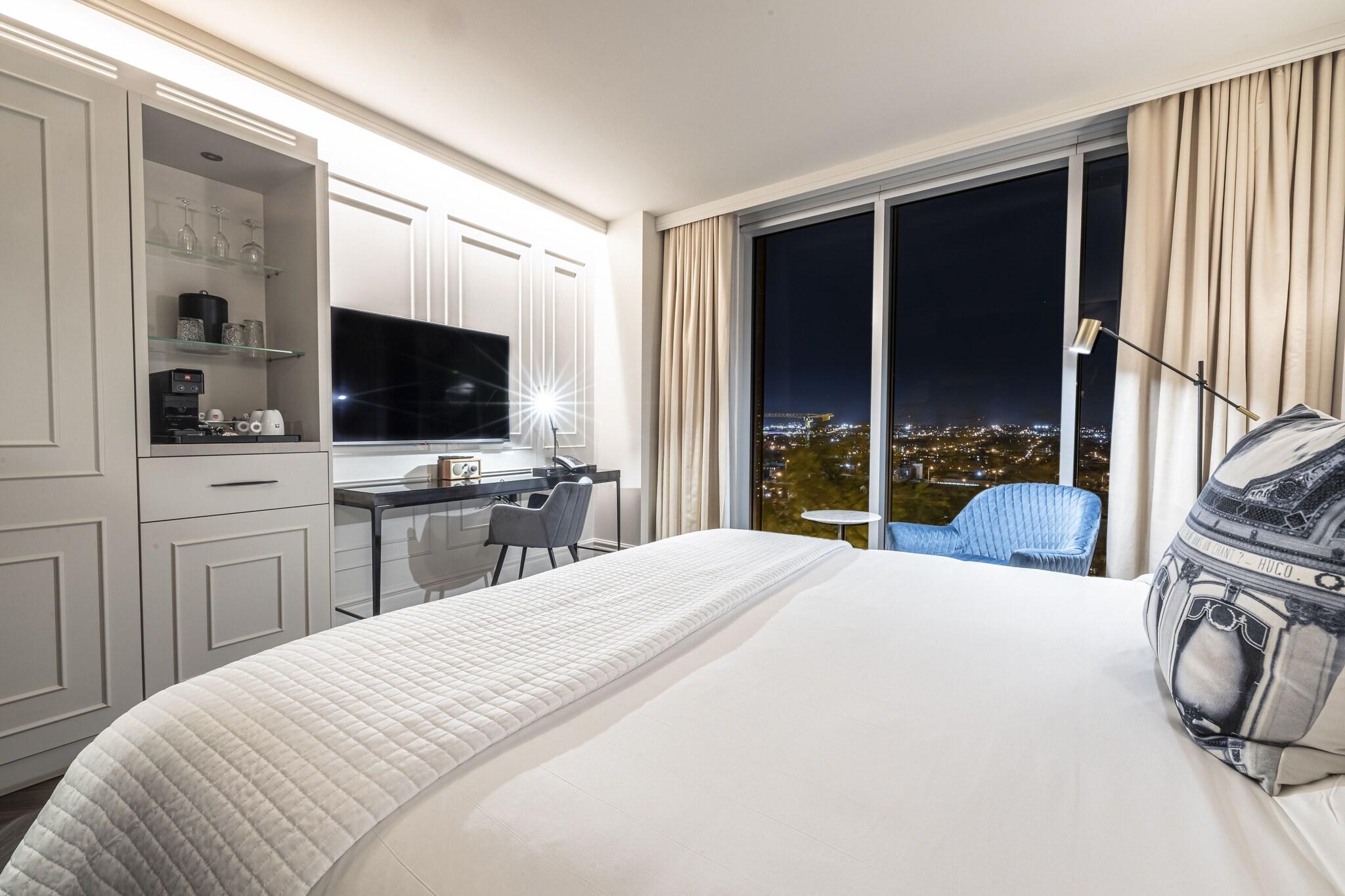 Double King Size Bed