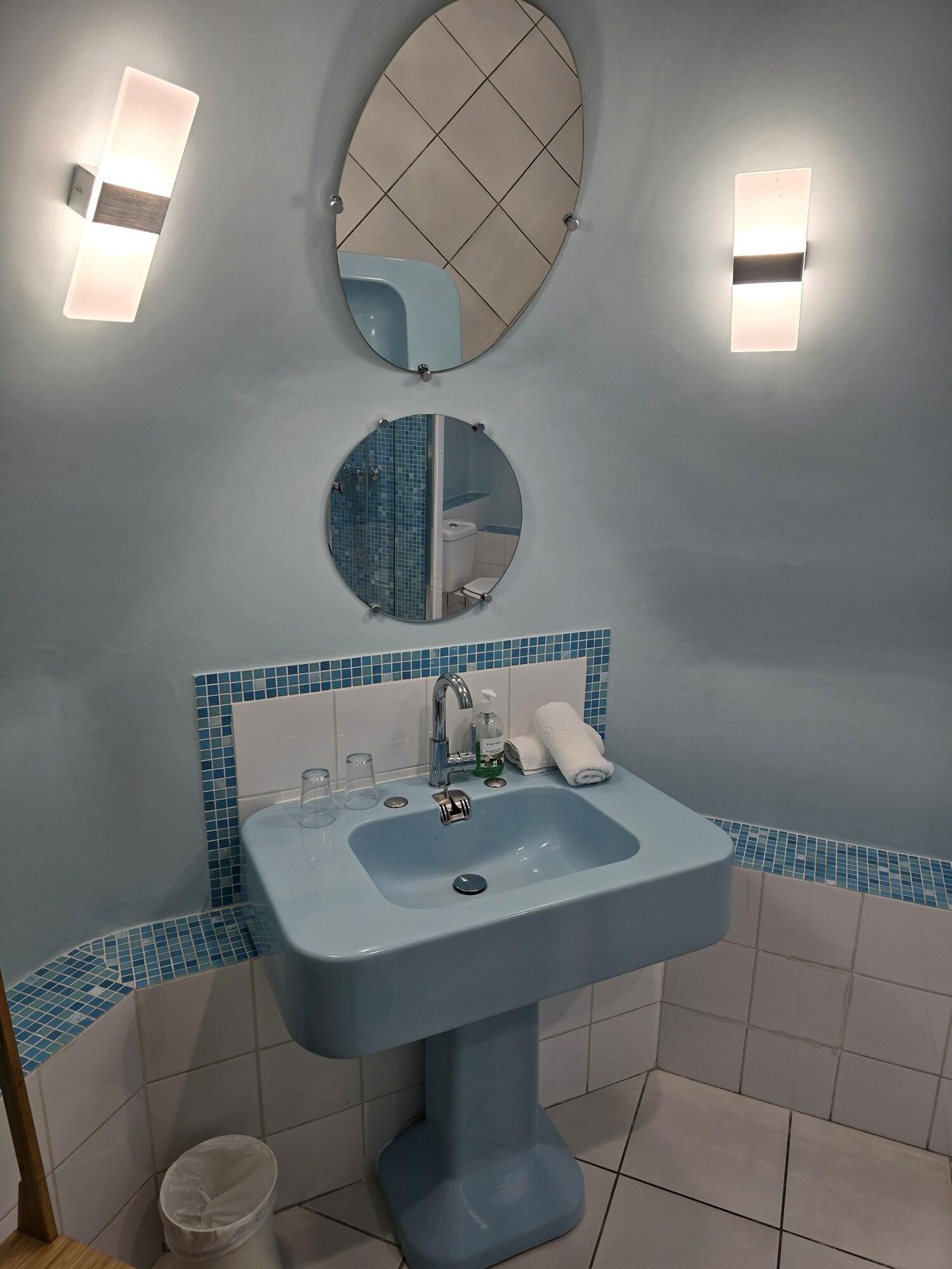 Double Classic Double Bed