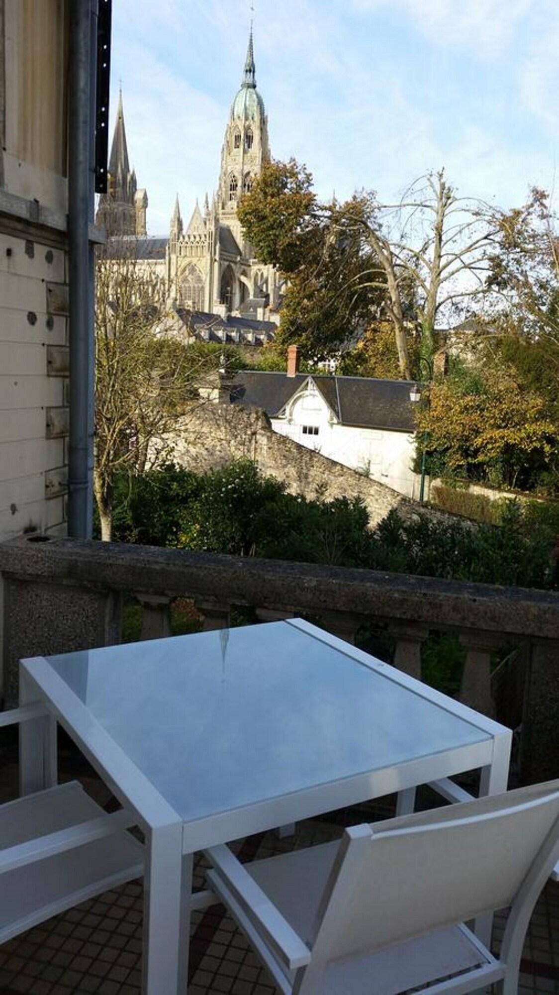 Apartment Superior Queen Bed