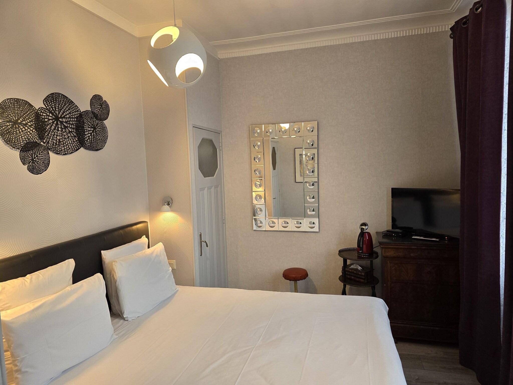 Double Classic Double Bed