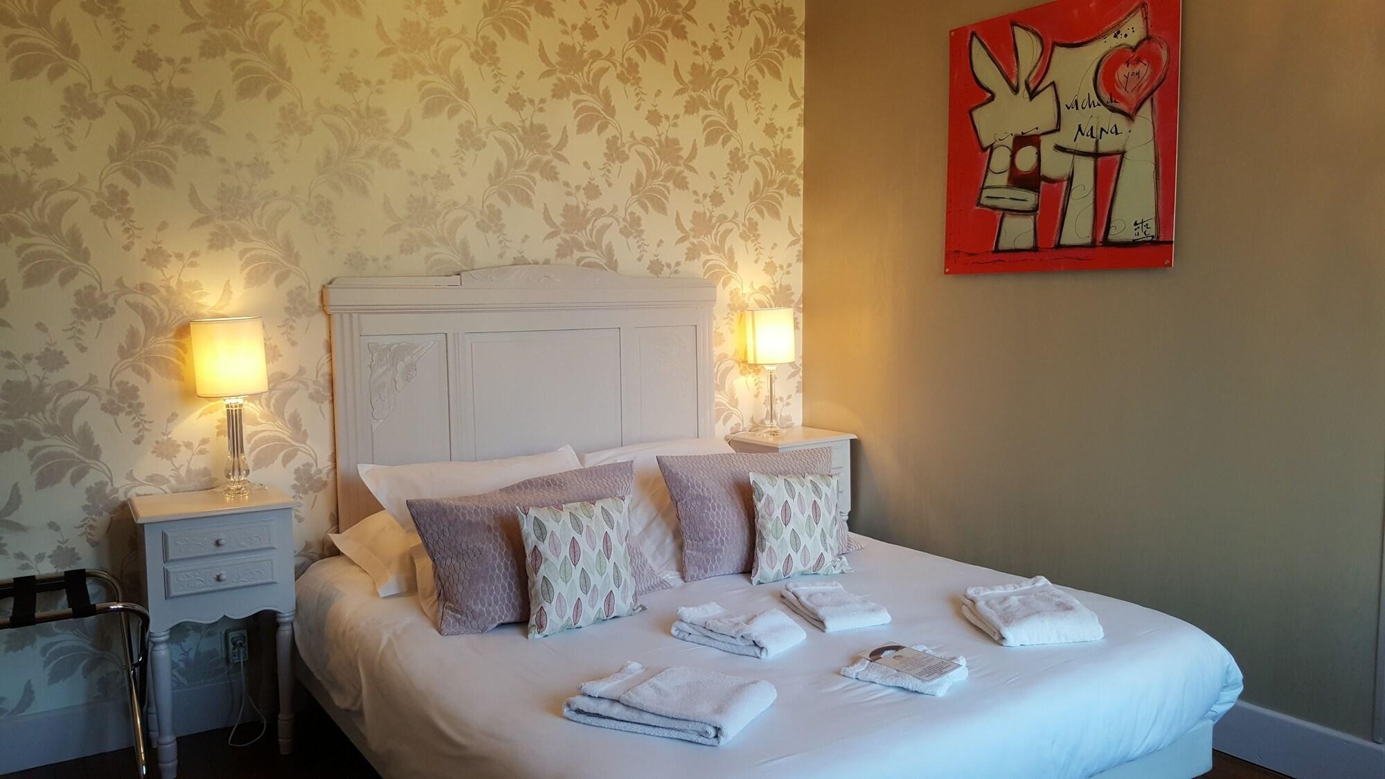 Double Queen Size Bed