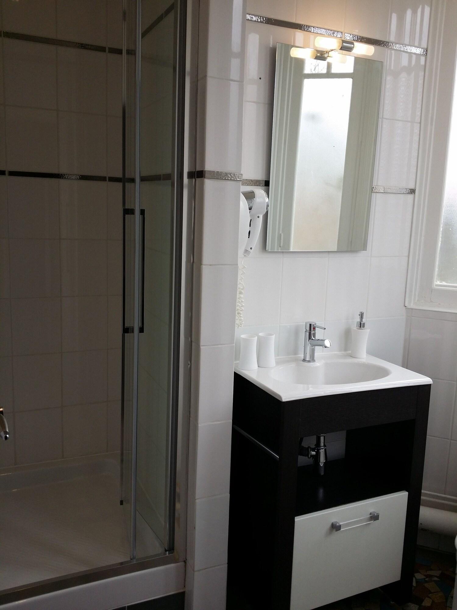 Double Queen Size Bed