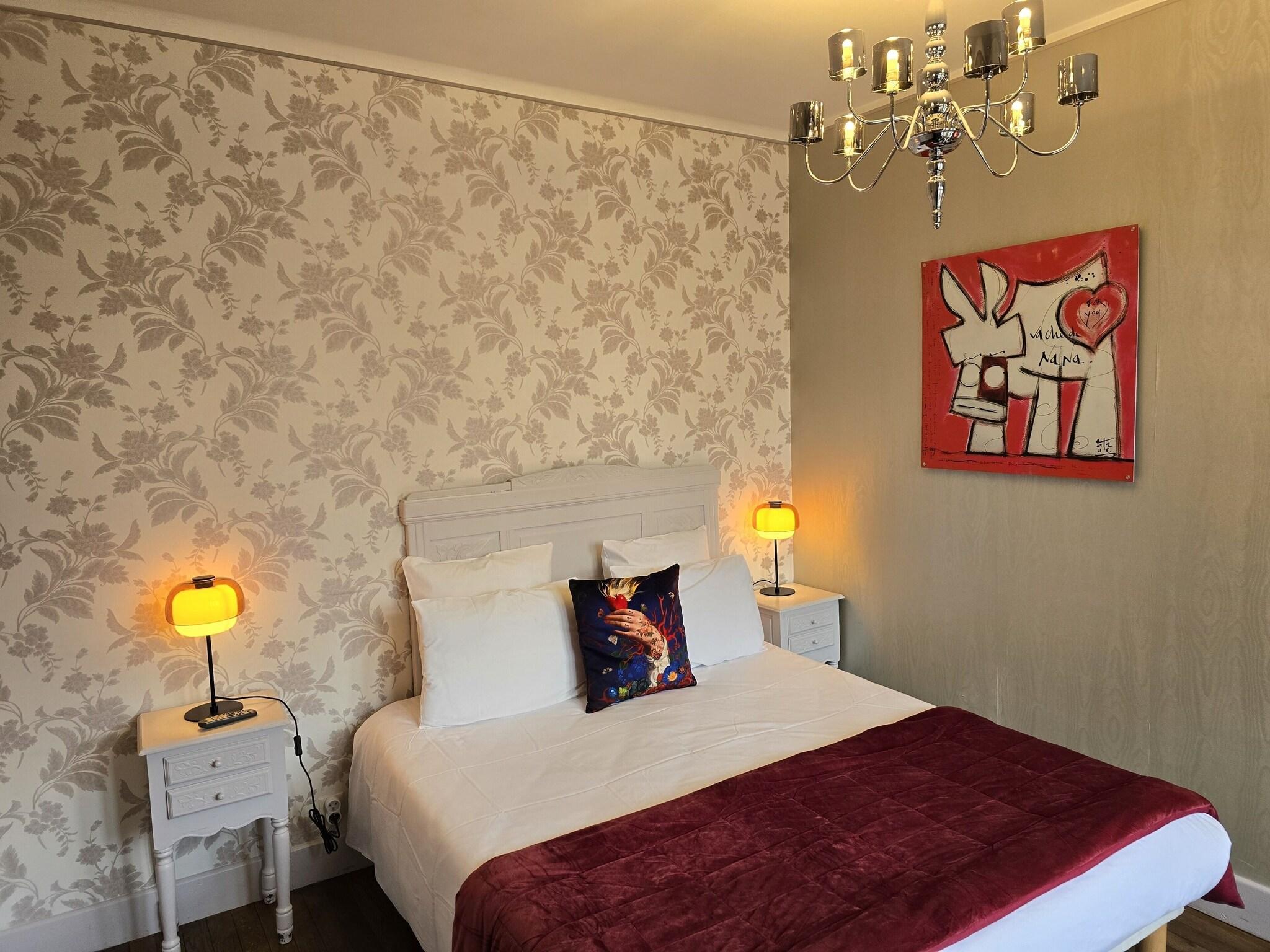 Double Queen Size Bed