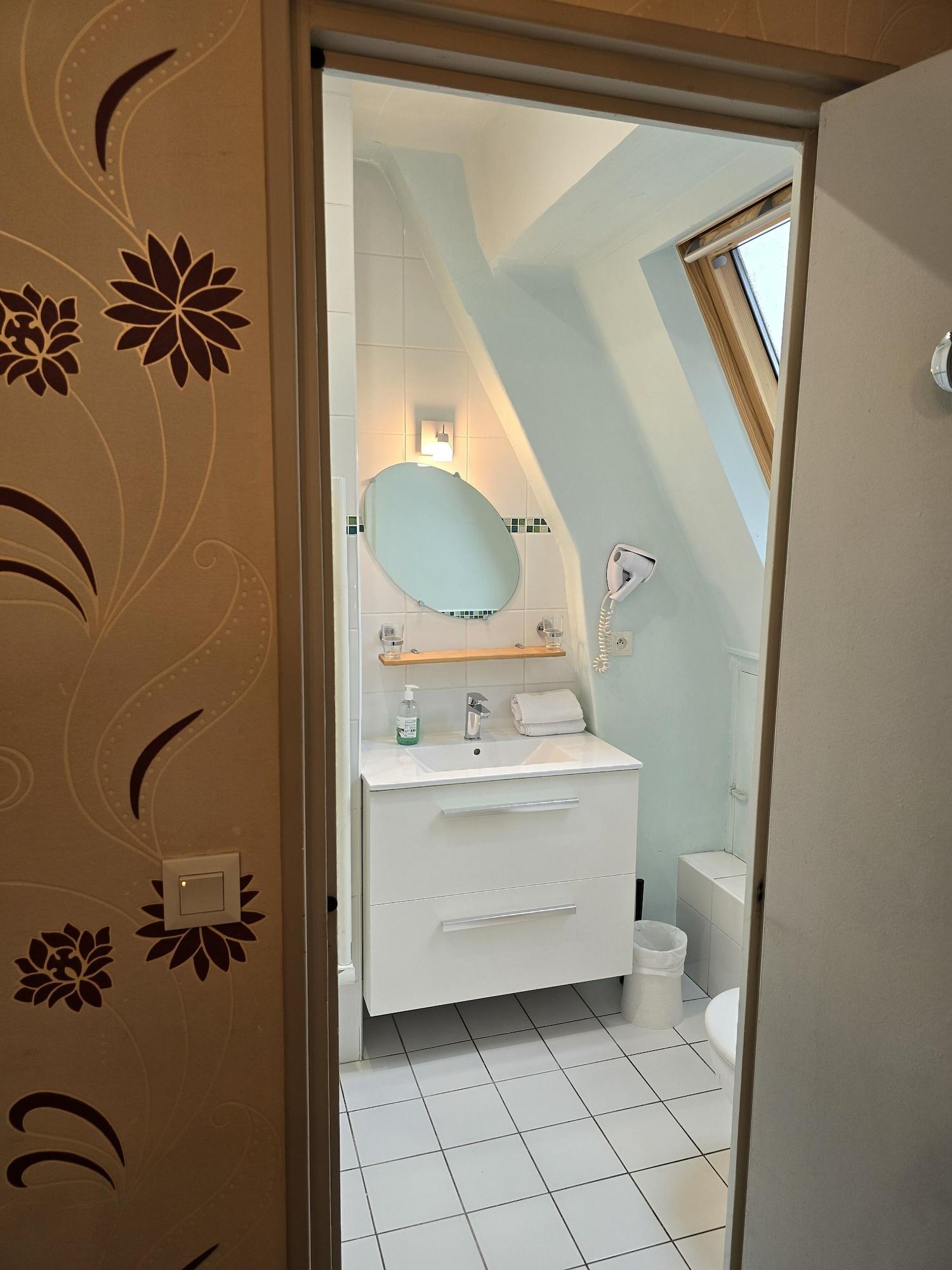 Double Classic Double Bed