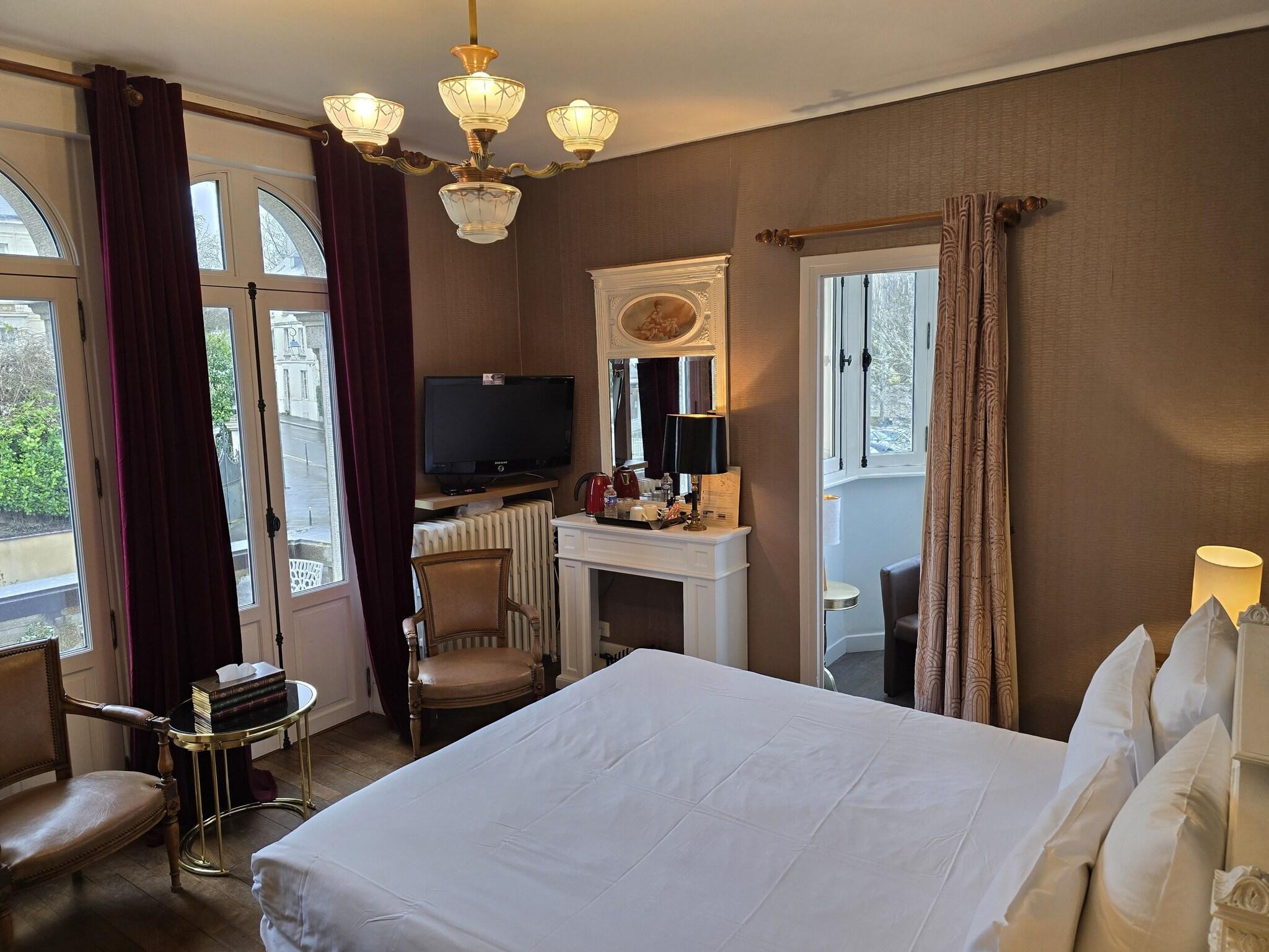 Double Superior Queen Bed