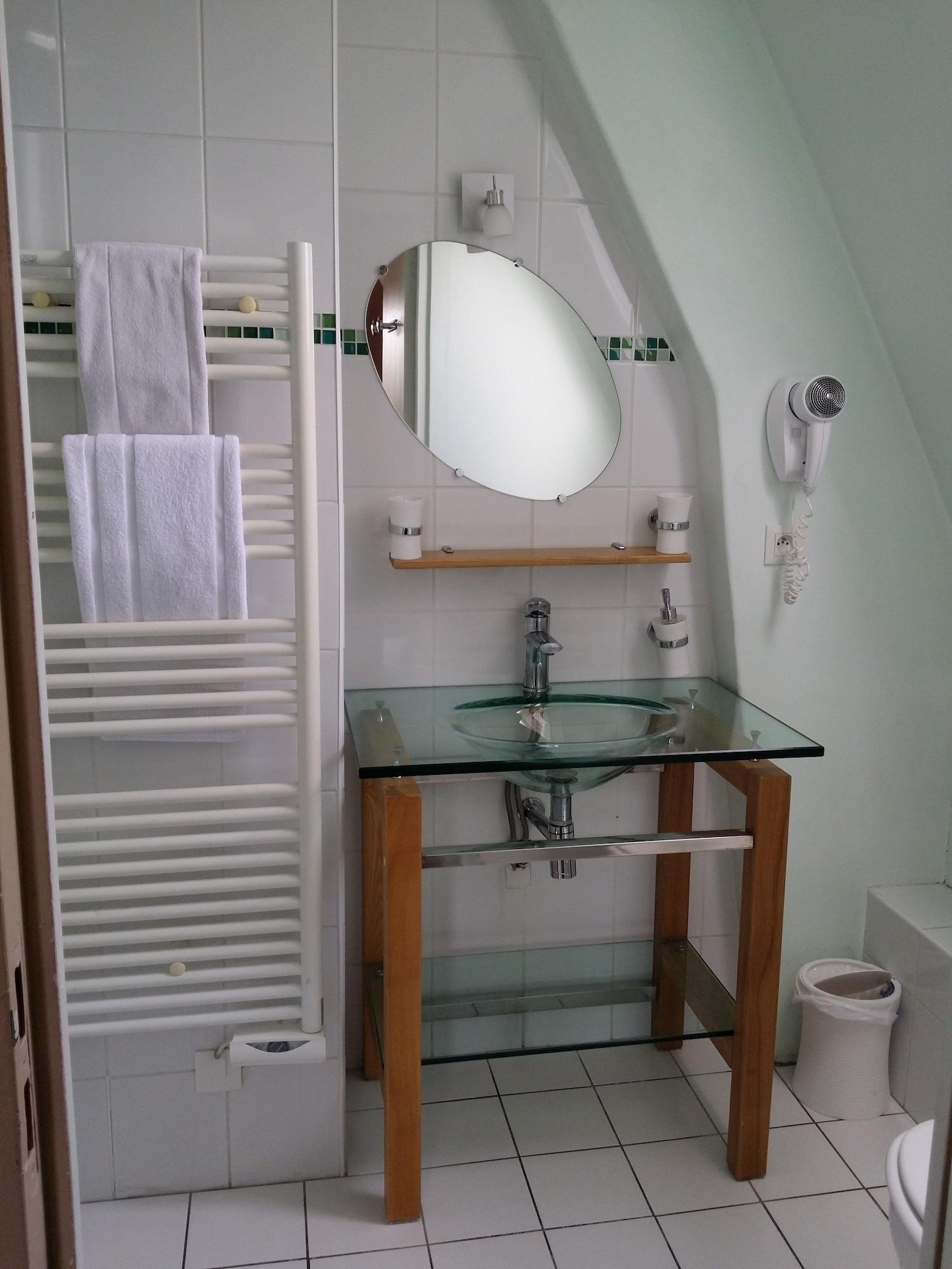 Double Classic Double Bed