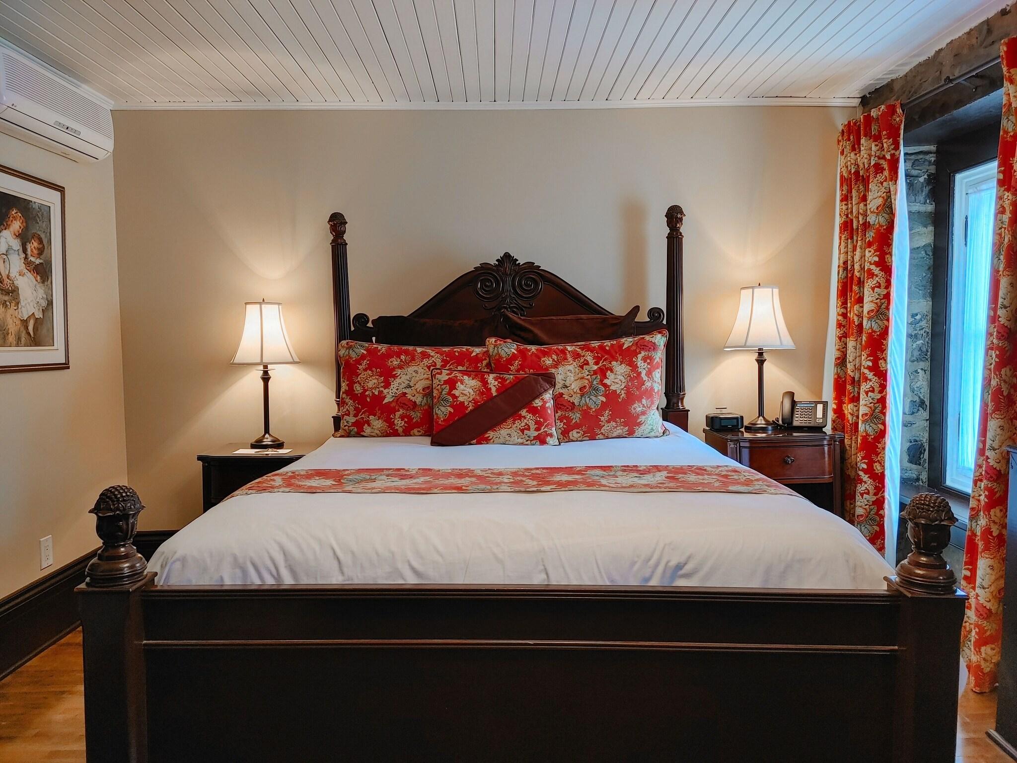 Double Classic Queen Bed