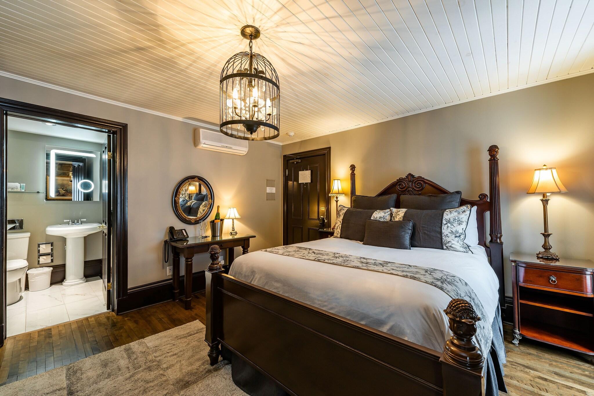 Double Classic Queen Bed