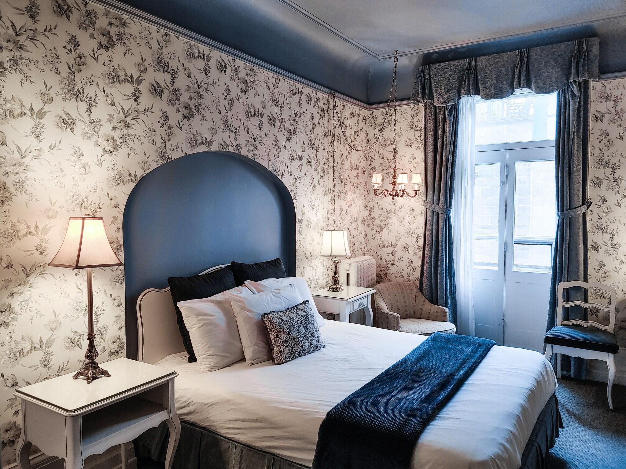 Double Queen Size Bed