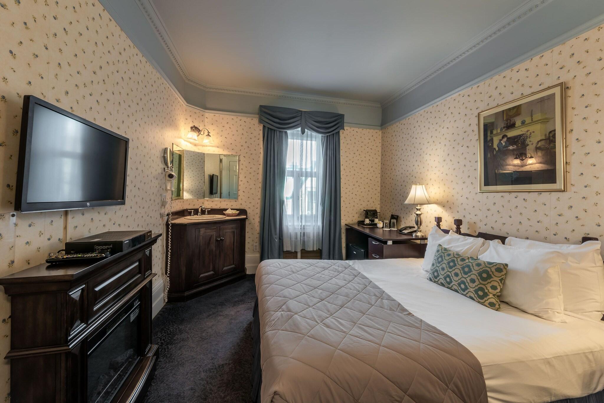 Double Queen Size Bed