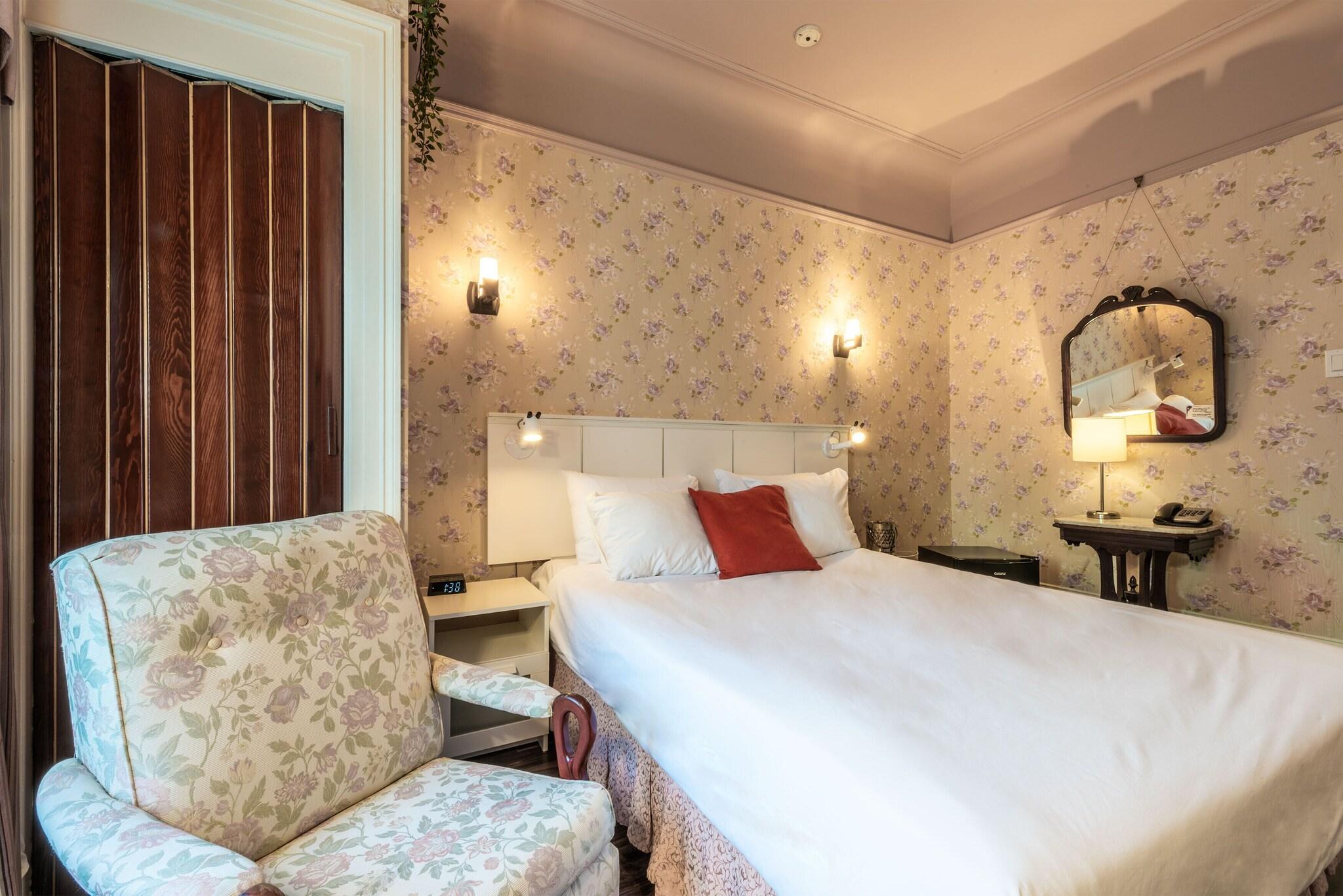 Double Queen Size Bed