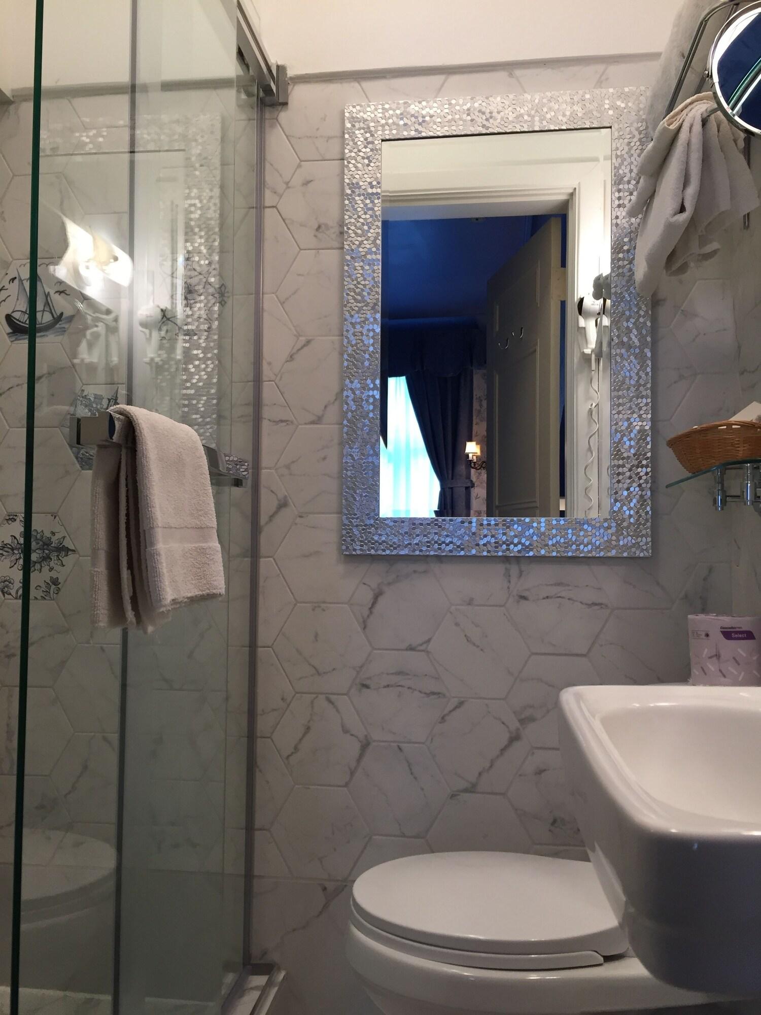 Double Queen Size Bed