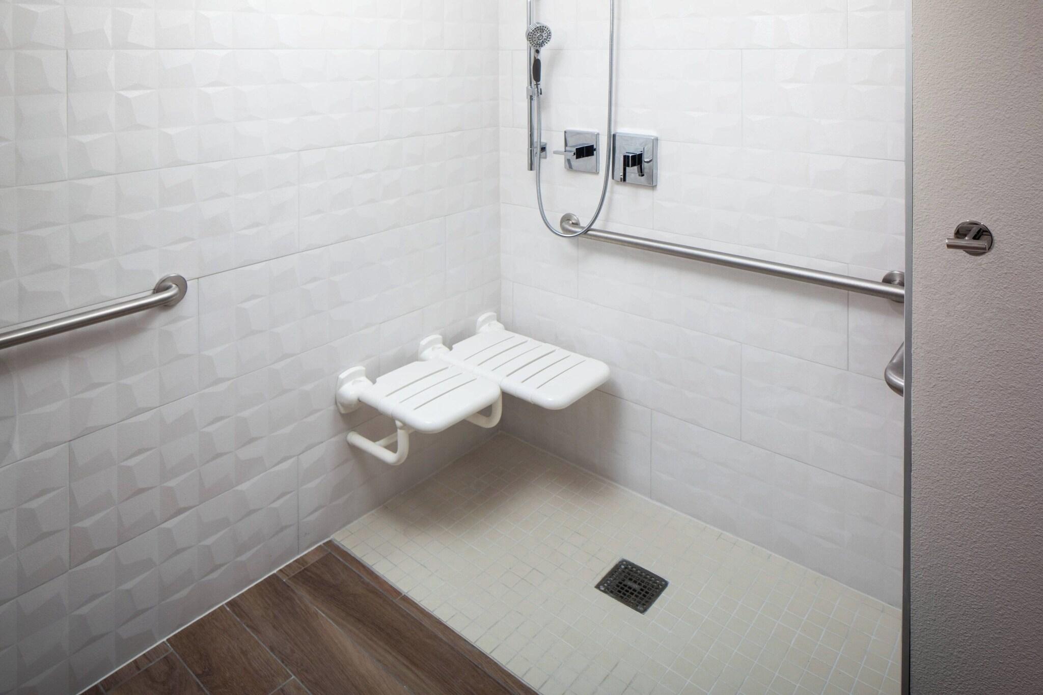 Studio Two Queen Beds