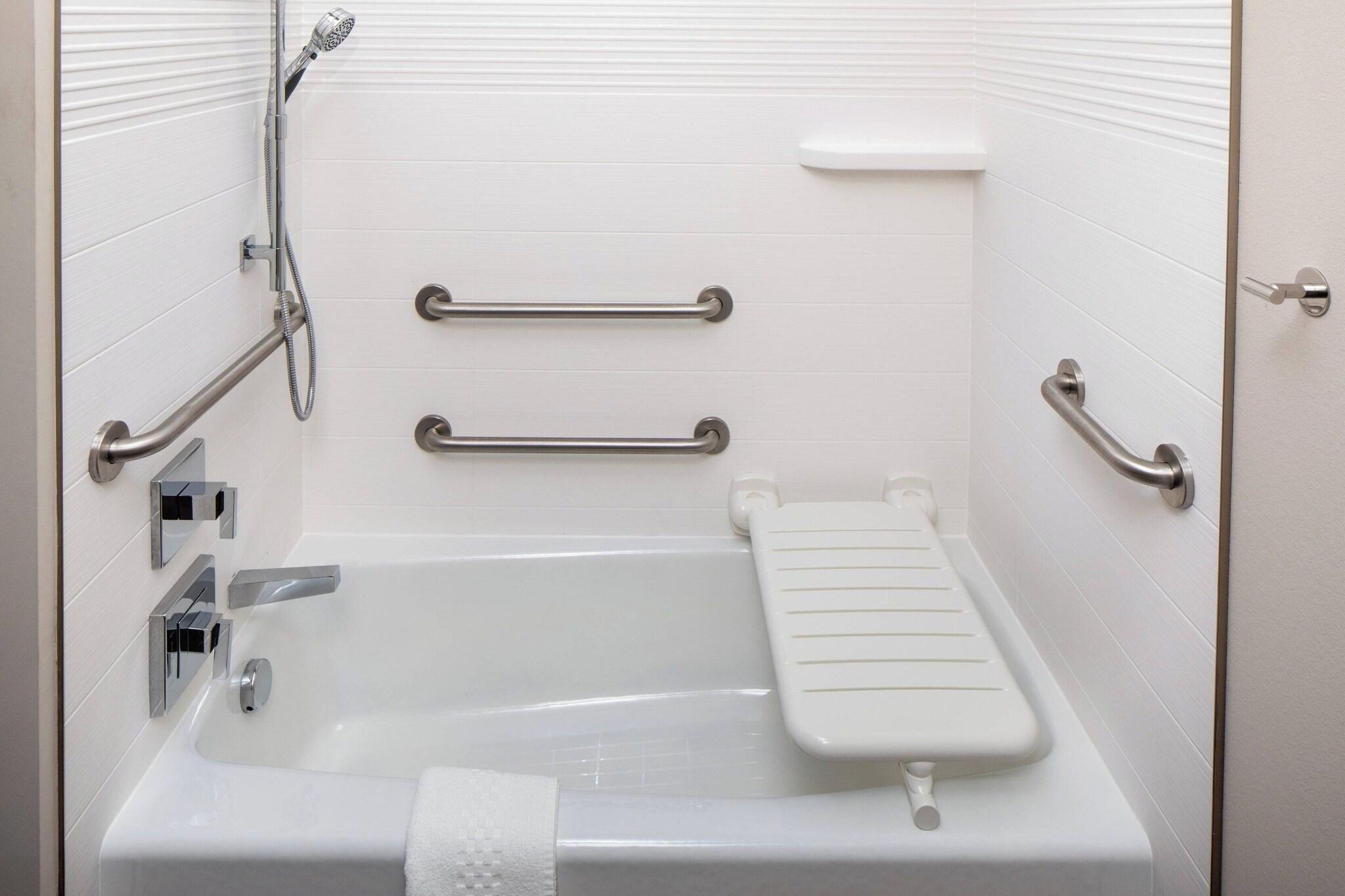 Studio Two Queen Beds