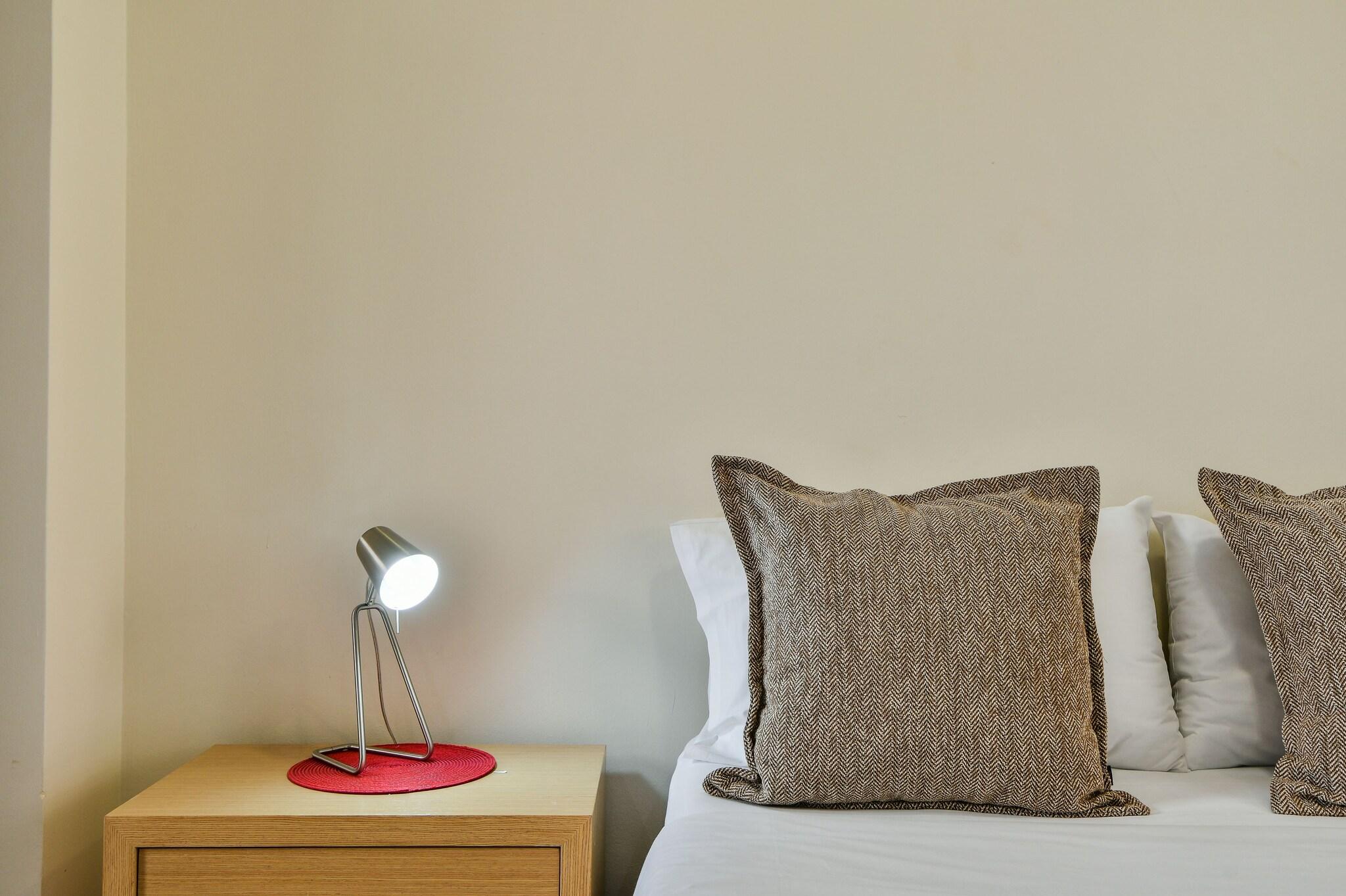 Studio Queen Size Bed