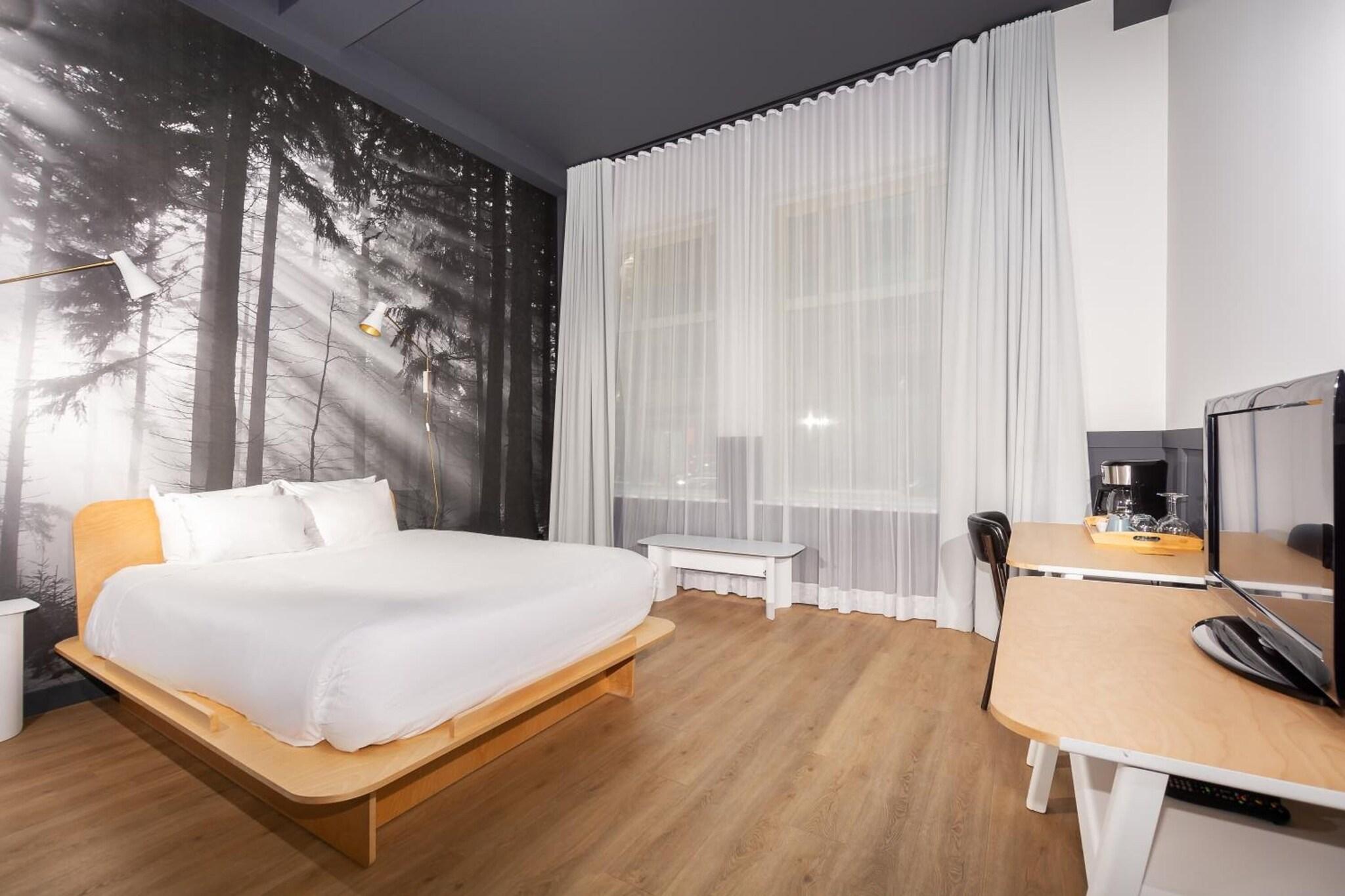 Double Queen Size Bed