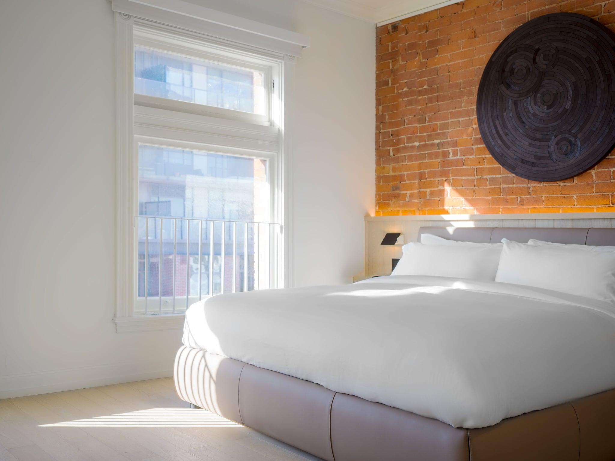 Studio Queen Size Bed