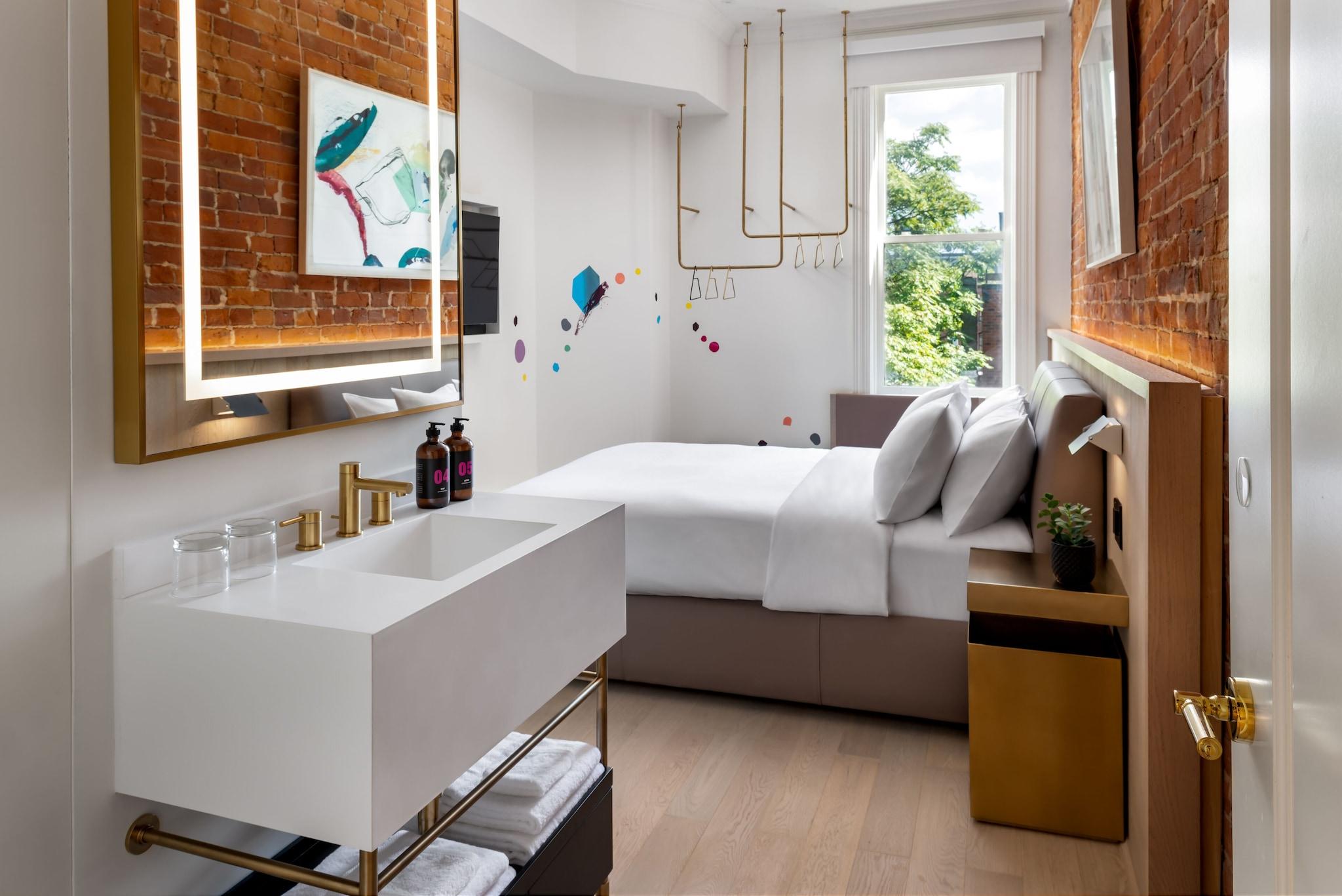 Studio Queen Size Bed