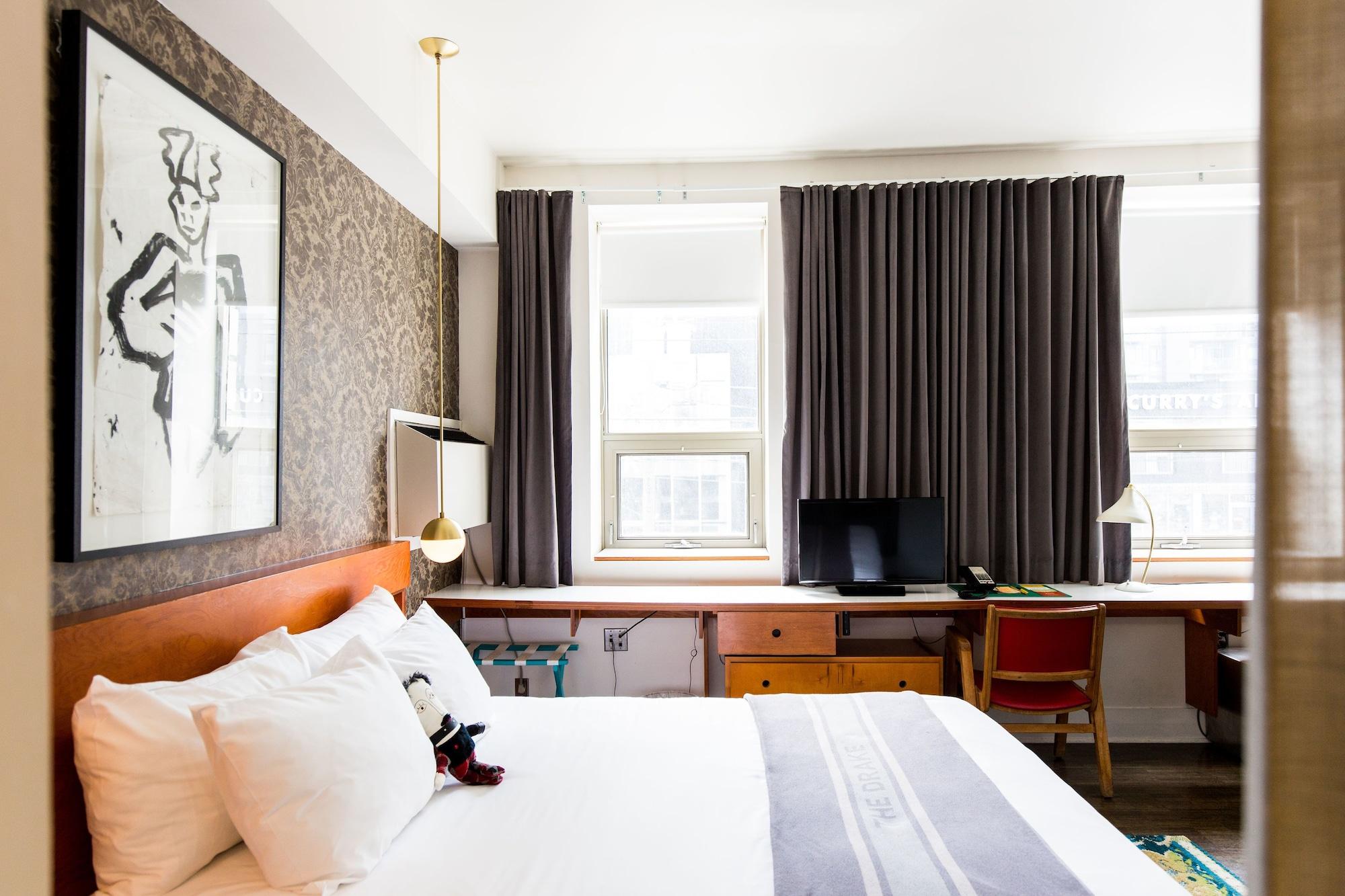 Studio Queen Size Bed