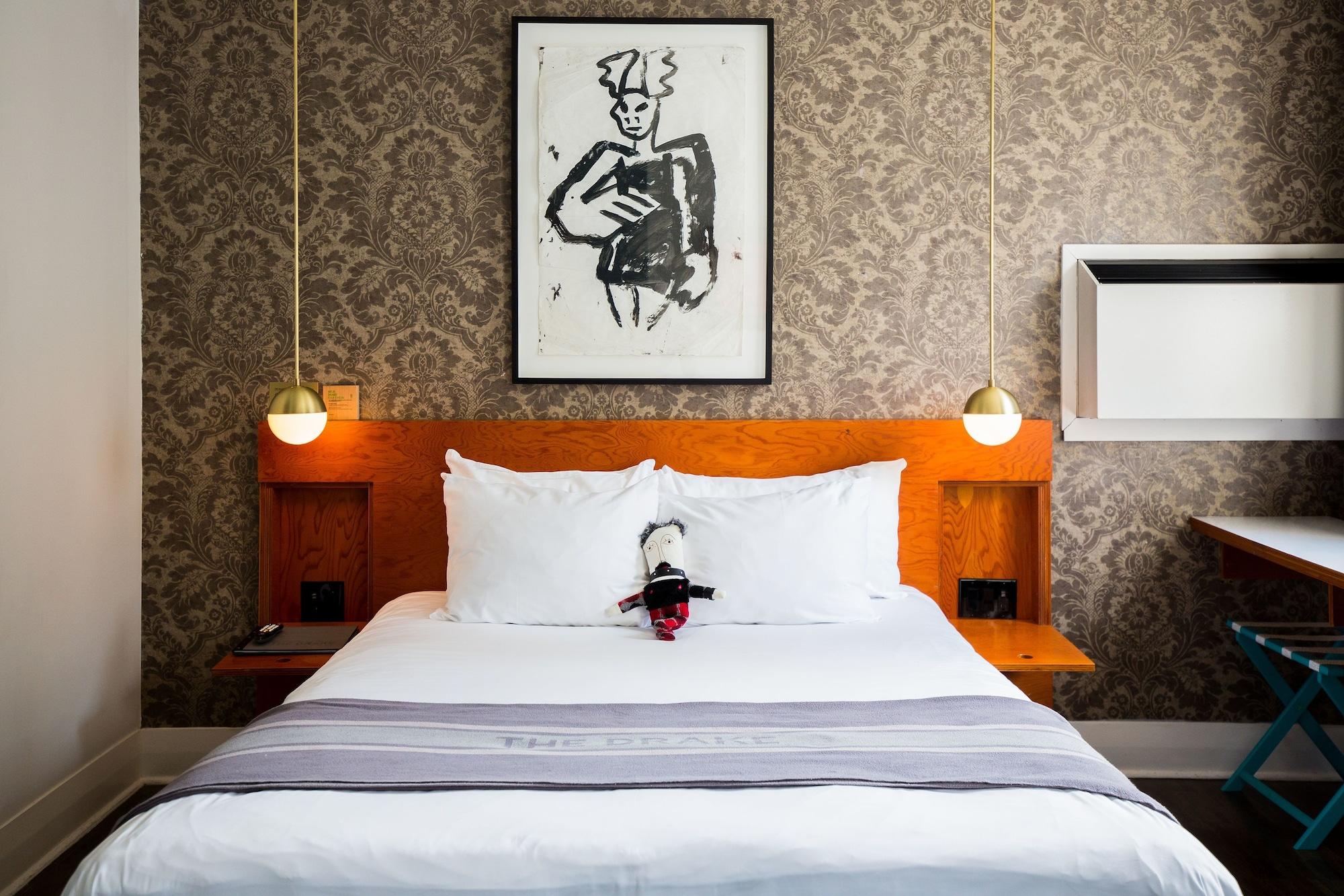 Studio Queen Size Bed