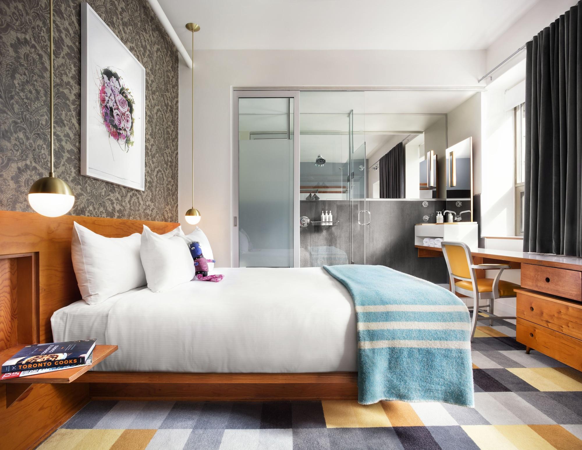 Studio Queen Size Bed