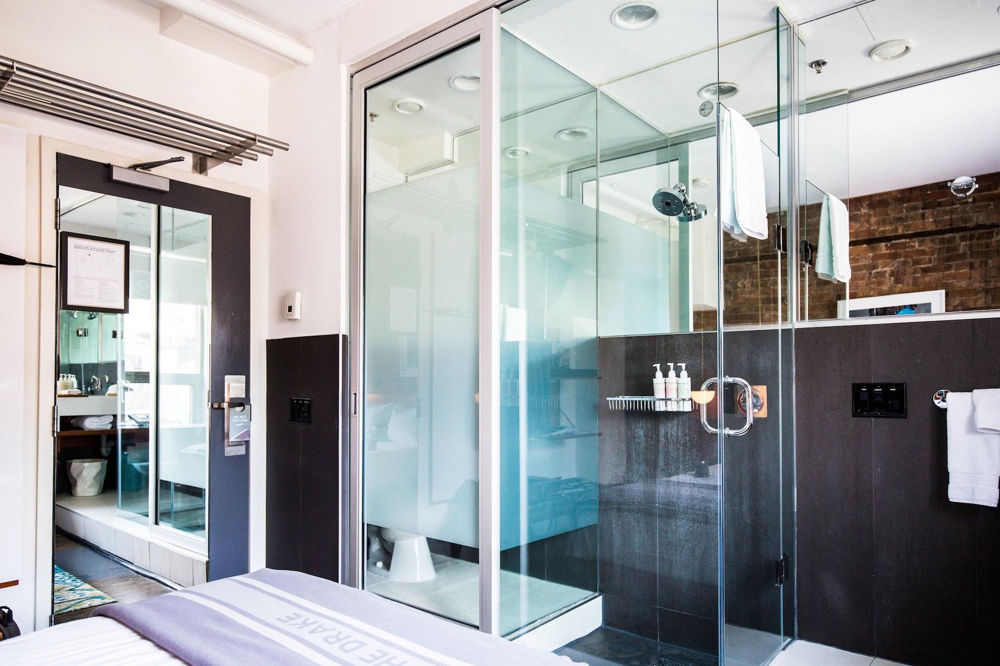 Suite Queen Size Bed