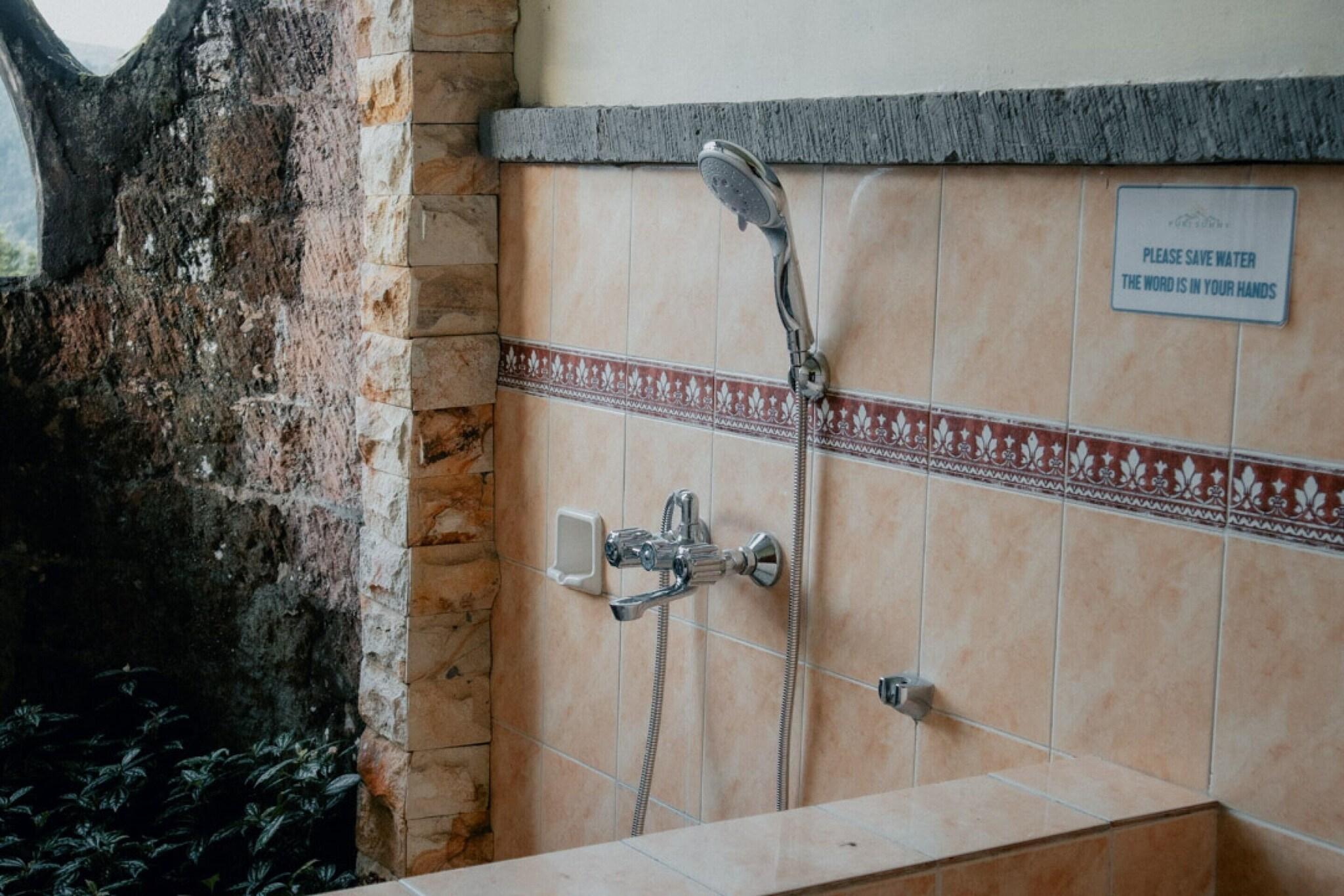 Double Deluxe King Bed