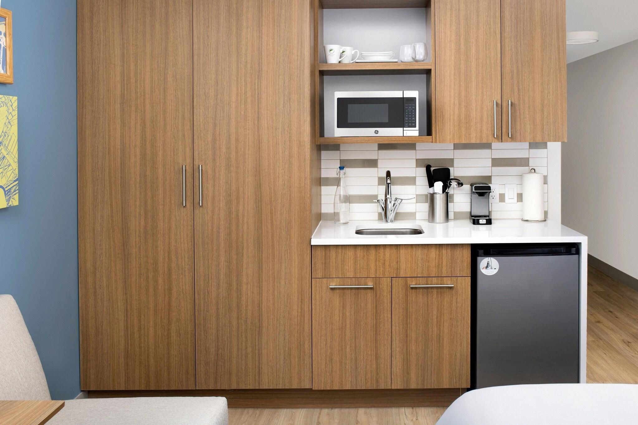 Double Deluxe King Bed