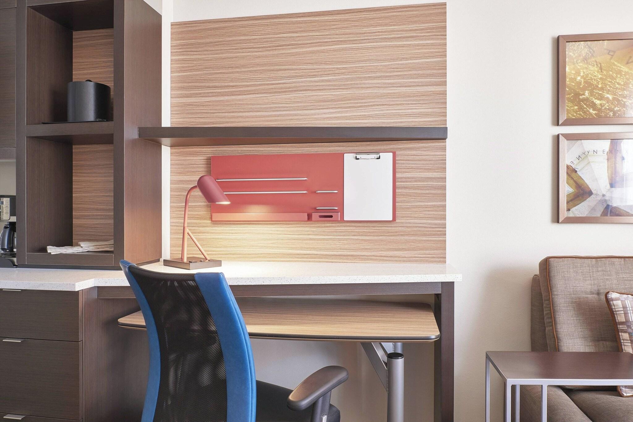 Studio City View King Bed