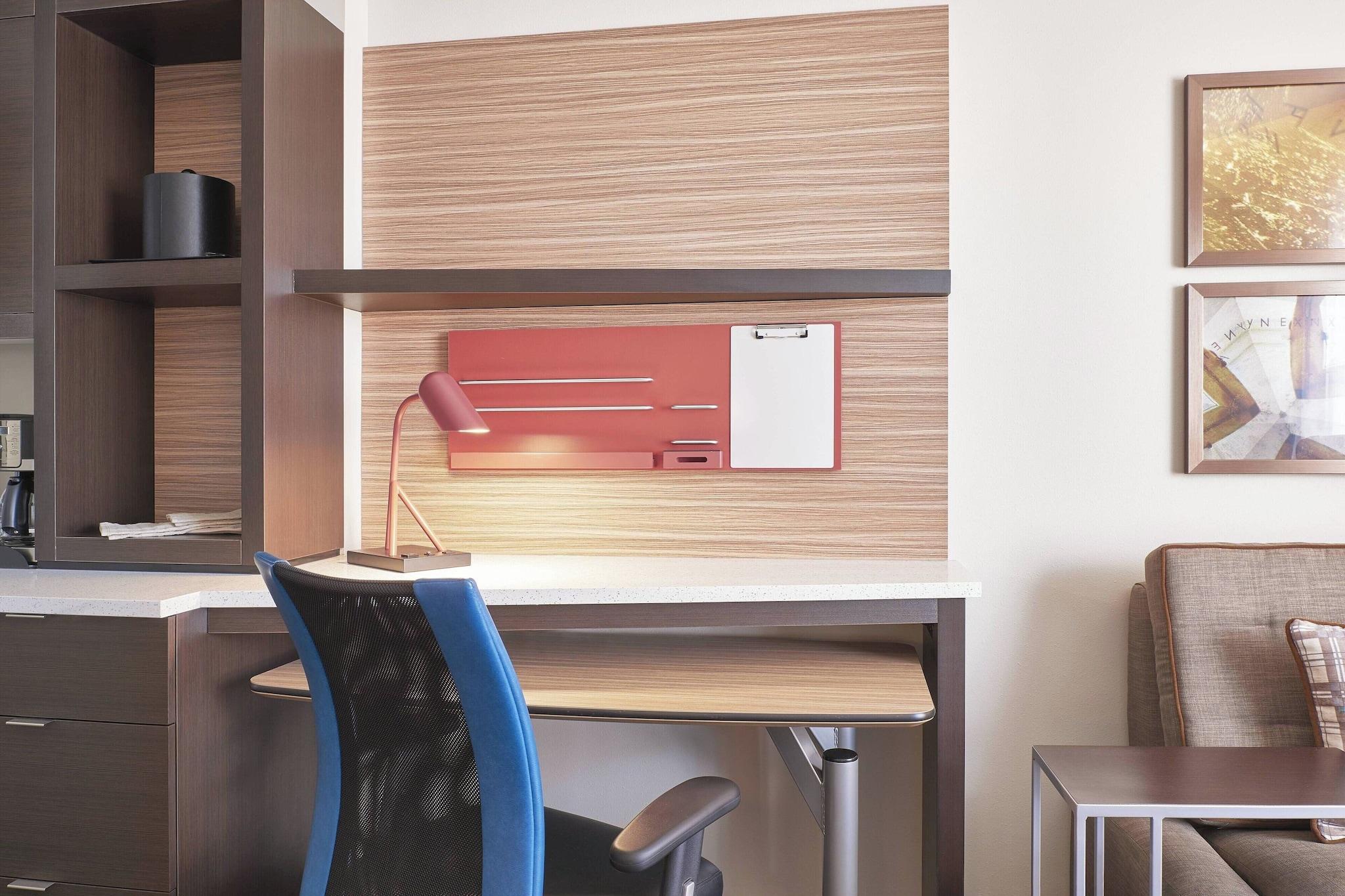 Studio City View King Bed