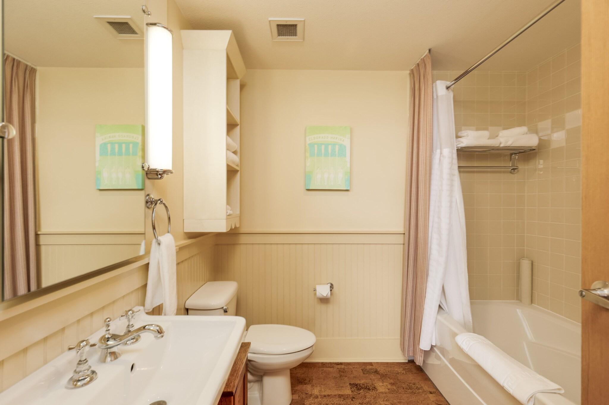 Double Deluxe King Bed