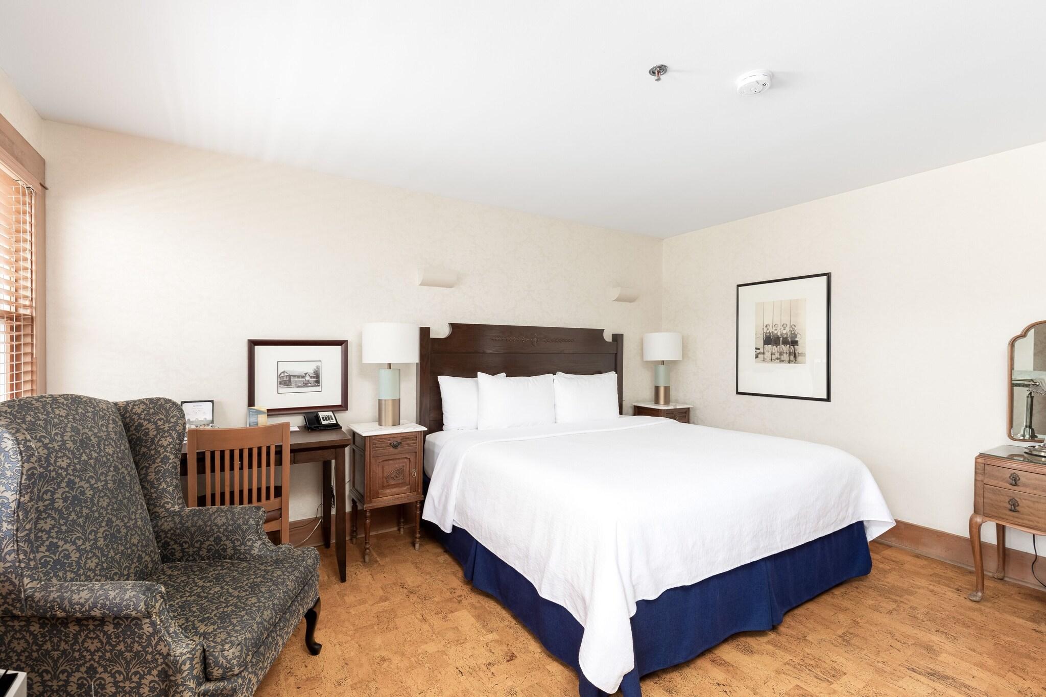 Double Classic Queen Bed