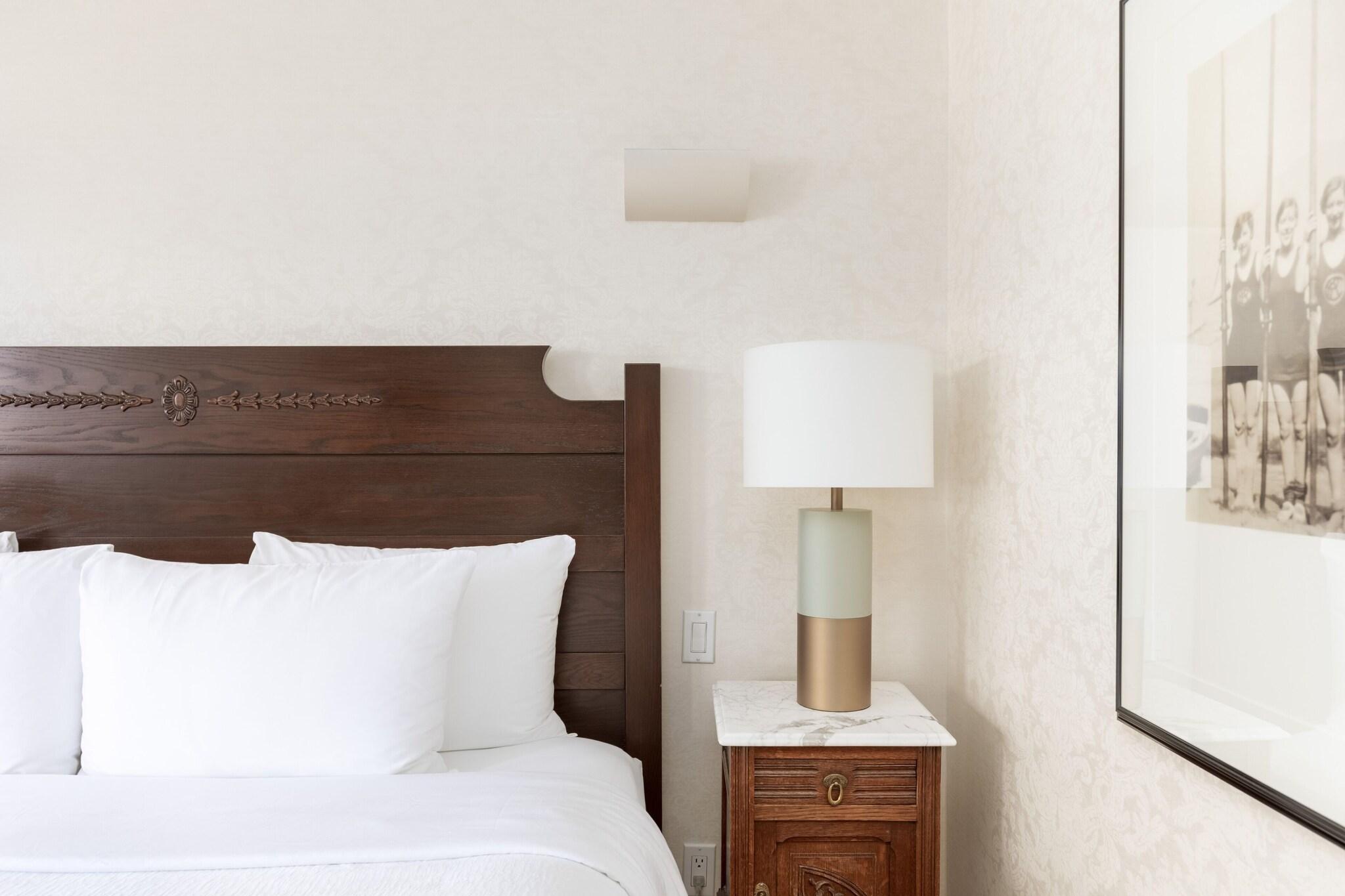 Double Classic Queen Bed