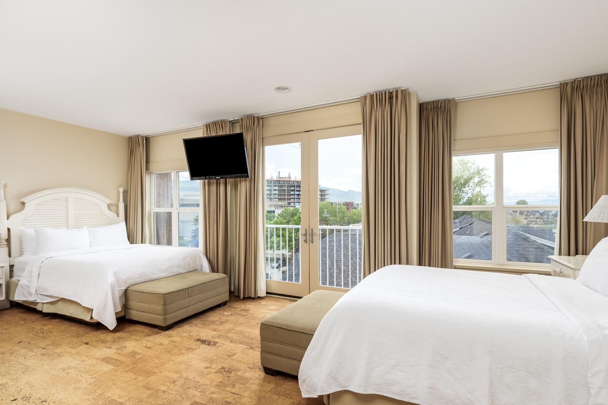 Twin Deluxe Two Queen Beds