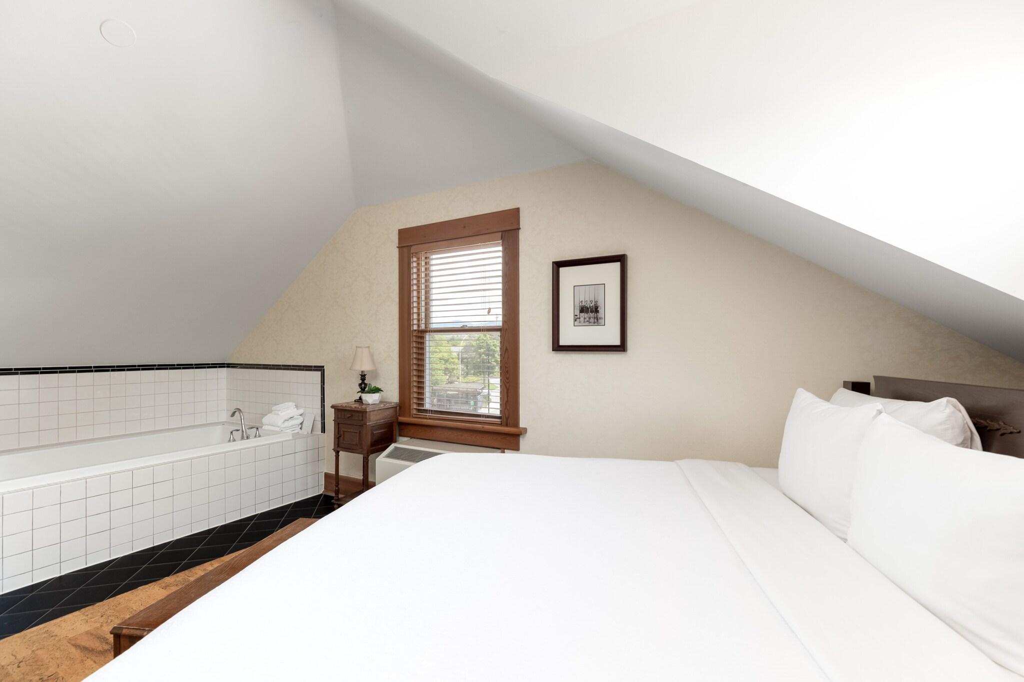 Double Classic Queen Bed