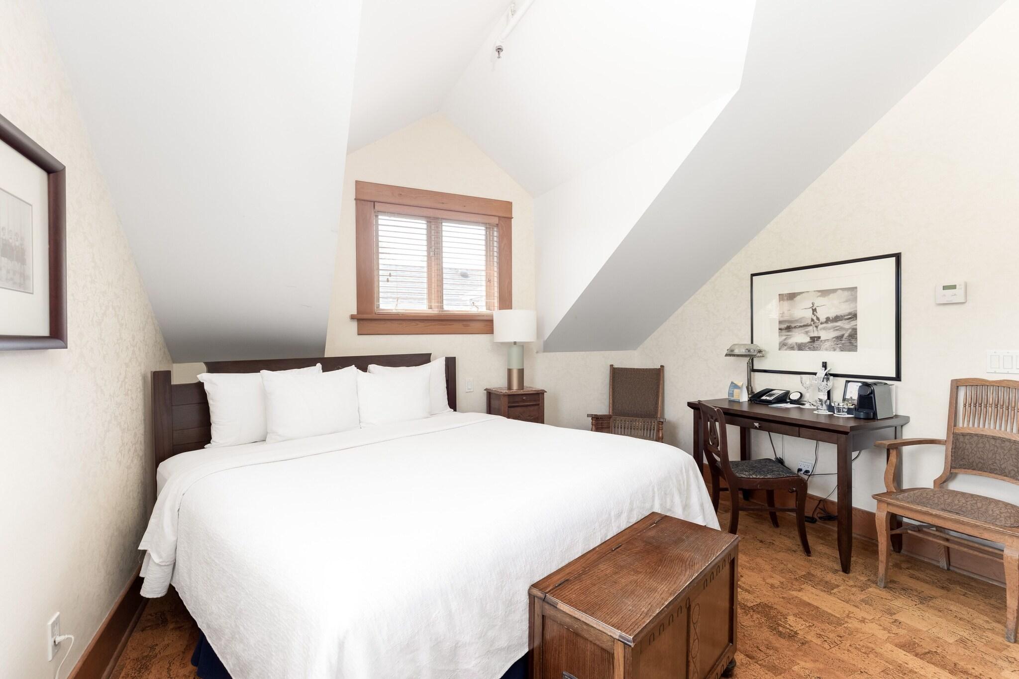 Double Classic Queen Bed