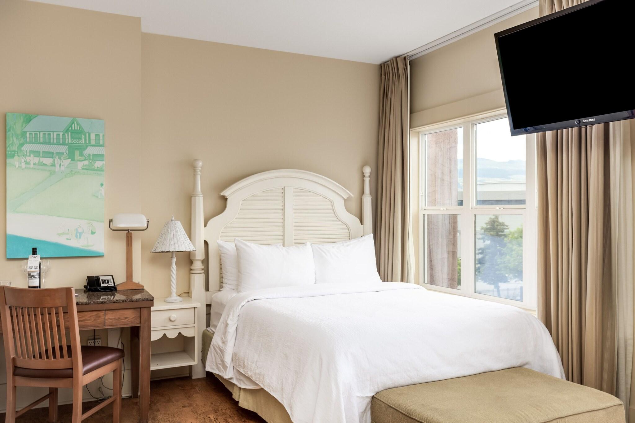 Twin Deluxe Two Queen Beds