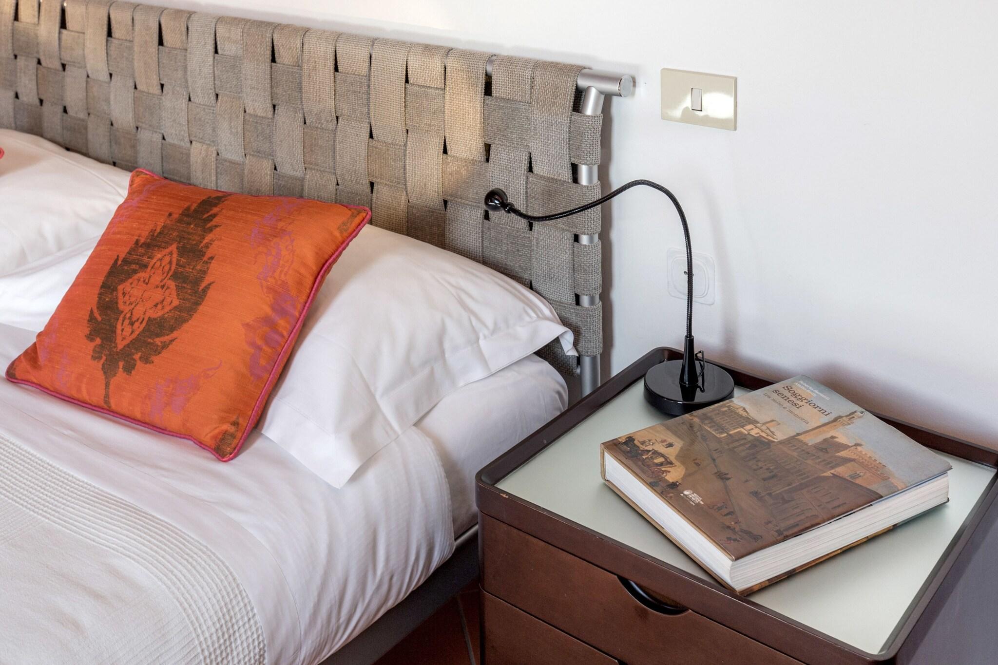 Double Deluxe One Bed