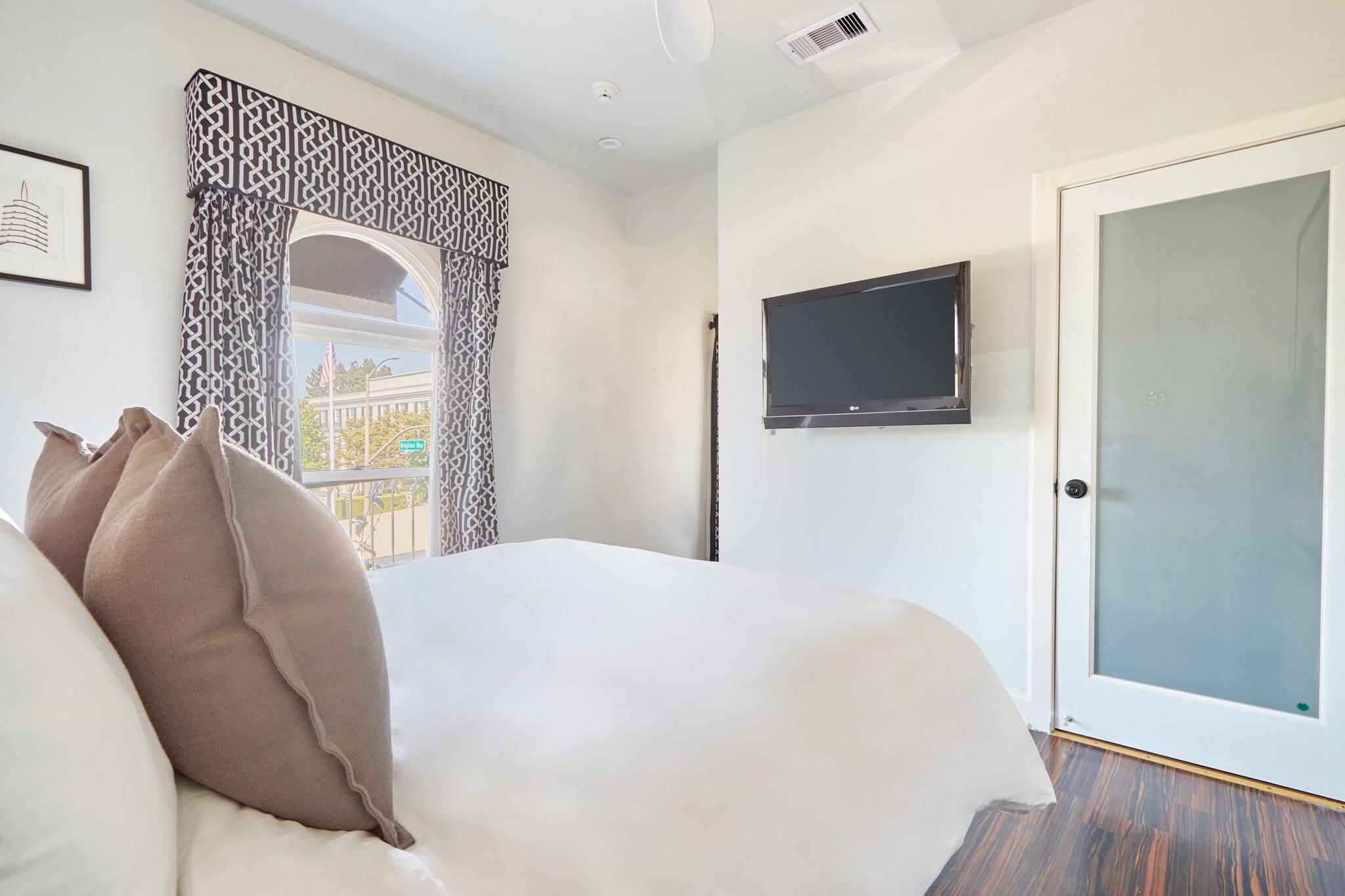 Double Deluxe Queen Bed