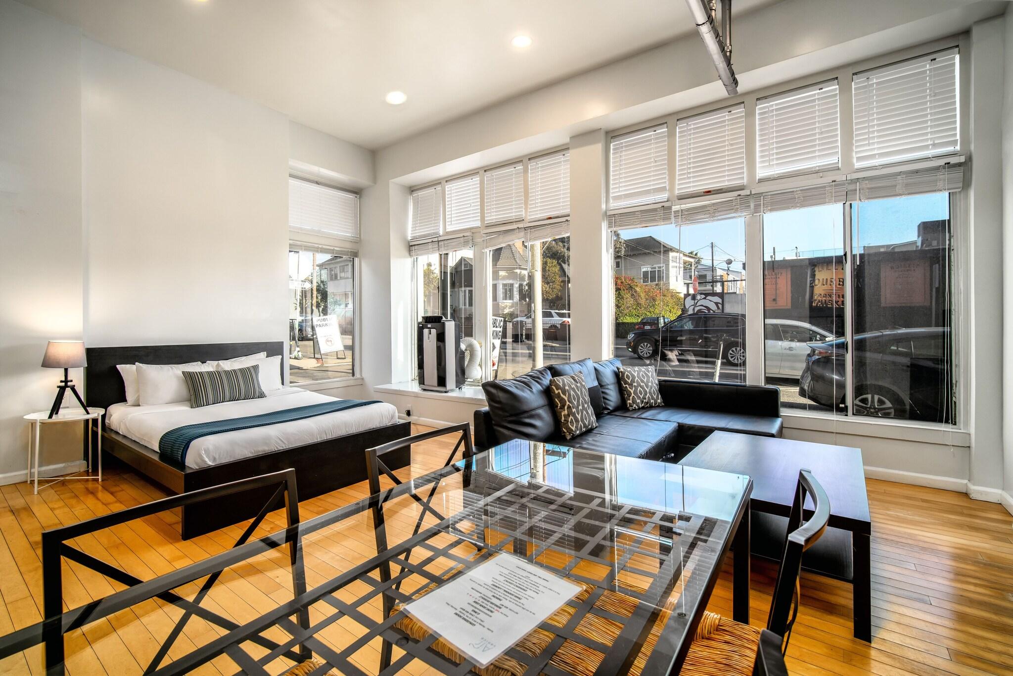 Suite Deluxe Partial Ocean View