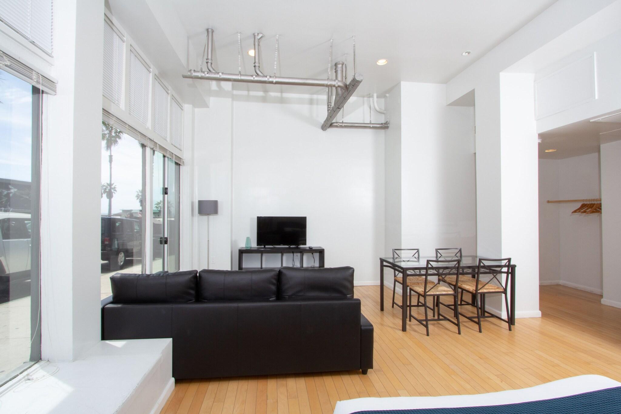 Suite Deluxe Partial Ocean View