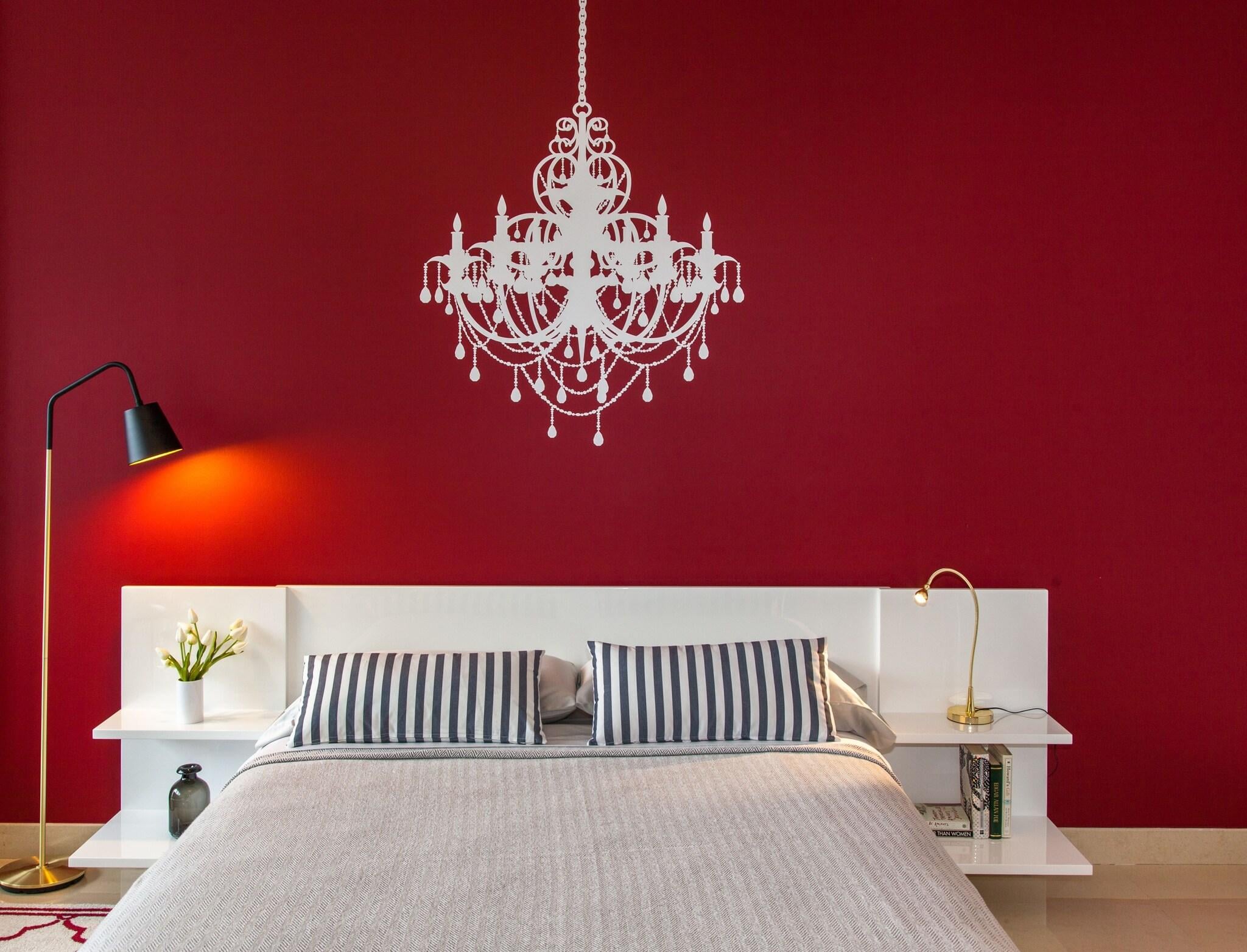 Studio Business Queen Bed