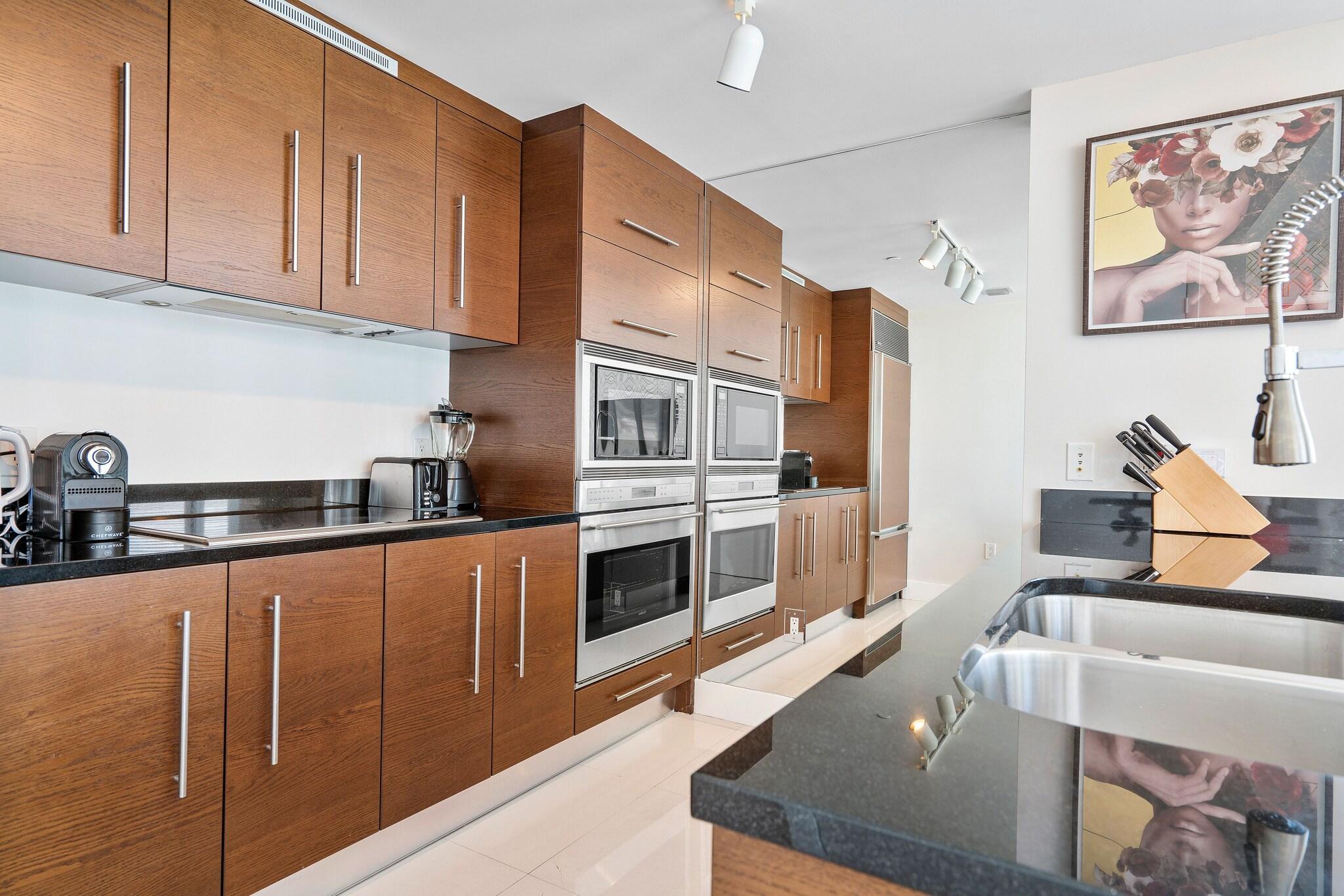 Apartment King Bed Two Bedrooms