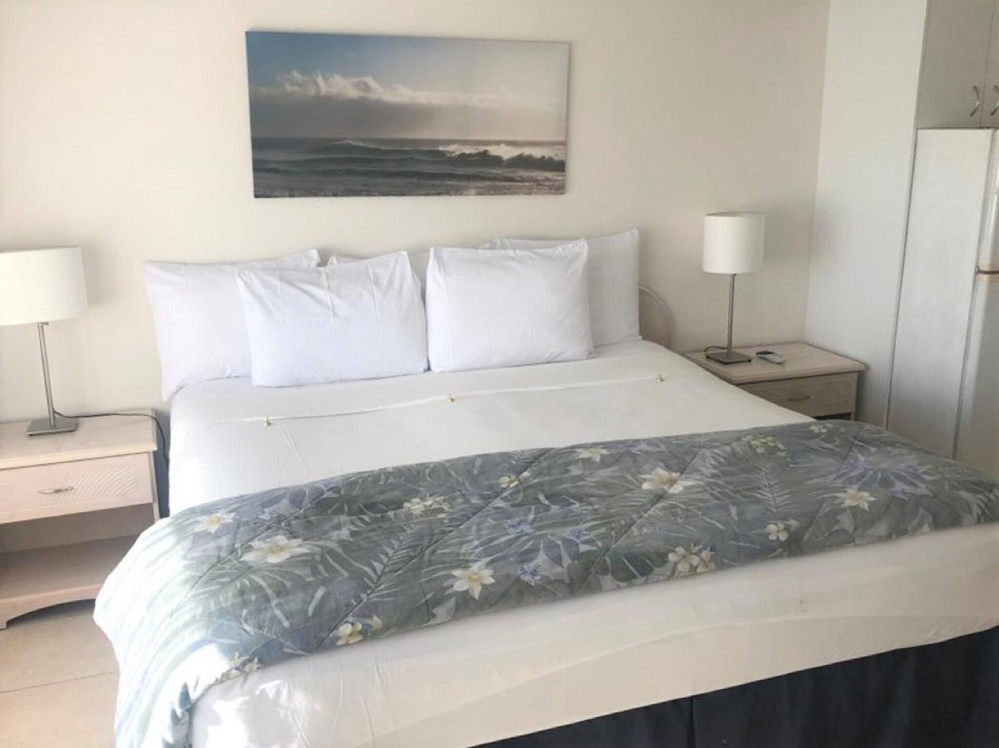 Studio City View King Bed